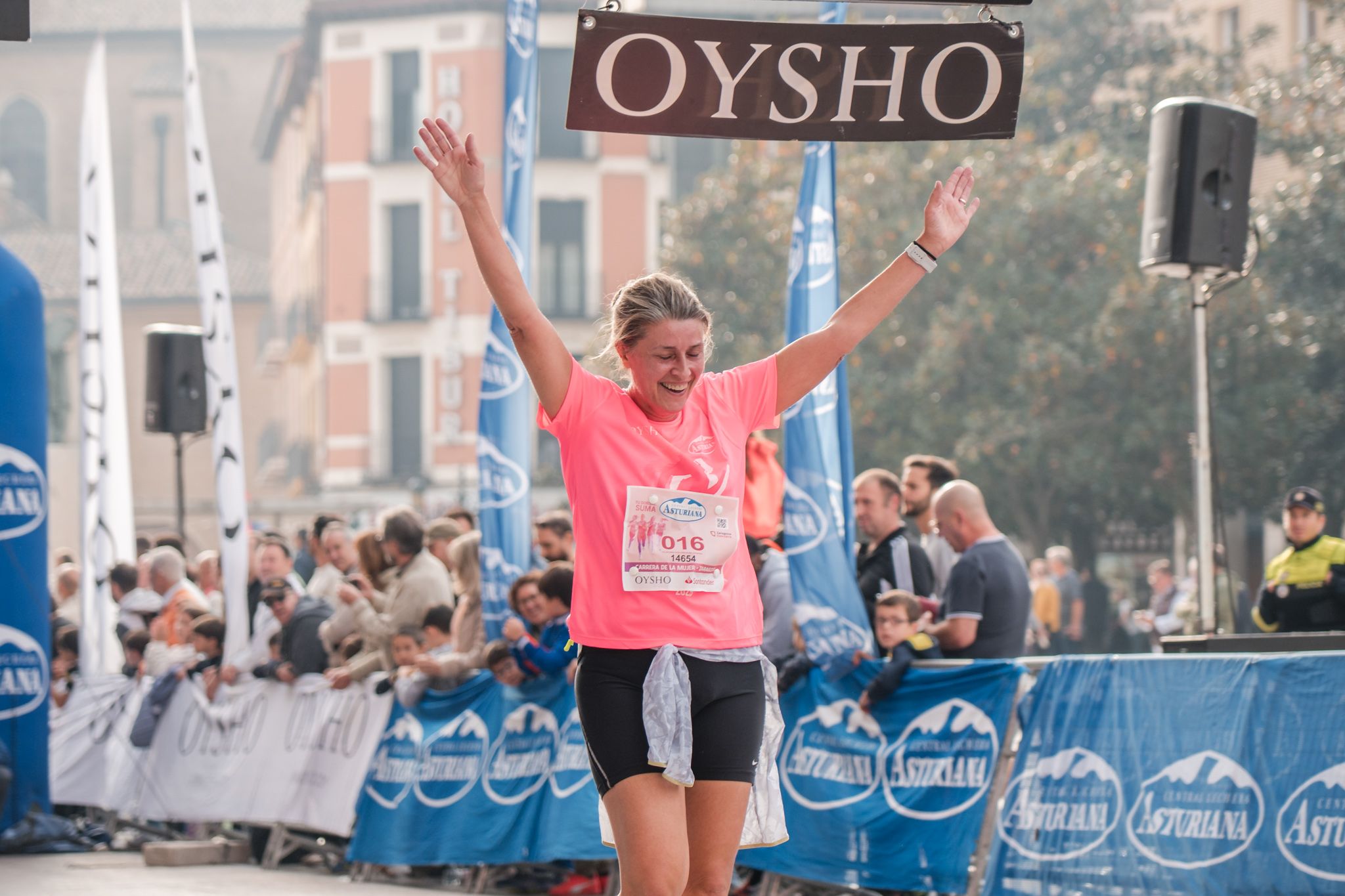 Las mejores fotos de la Carrera de la Mujer de Zaragoza 2025   Recorrido Meta 54