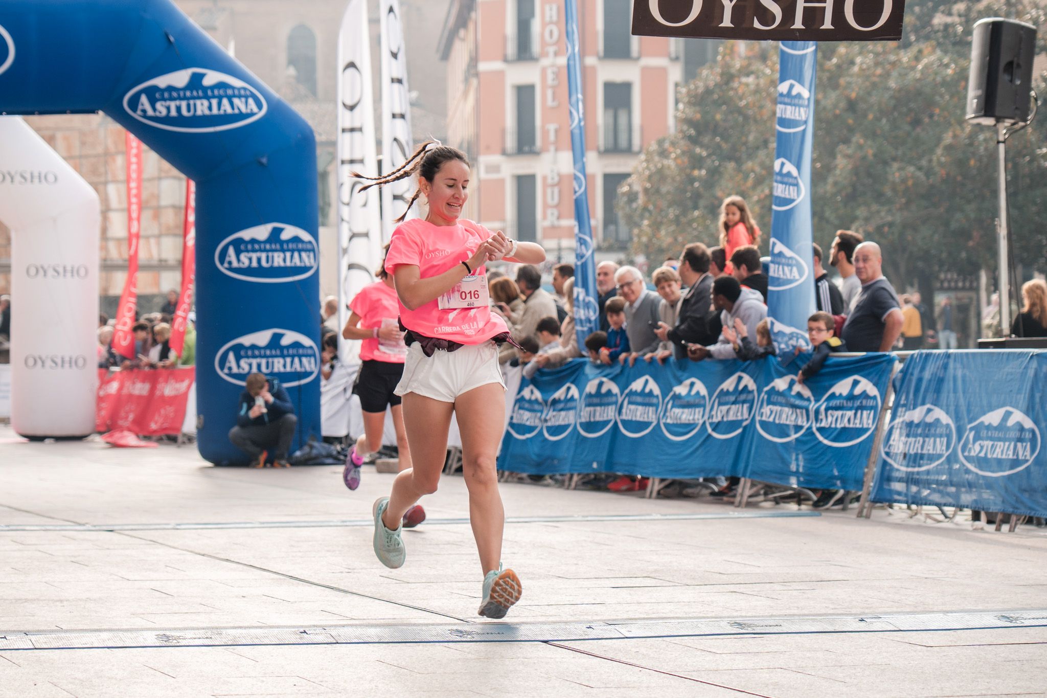Las mejores fotos de la Carrera de la Mujer de Zaragoza 2025   Recorrido Meta 55