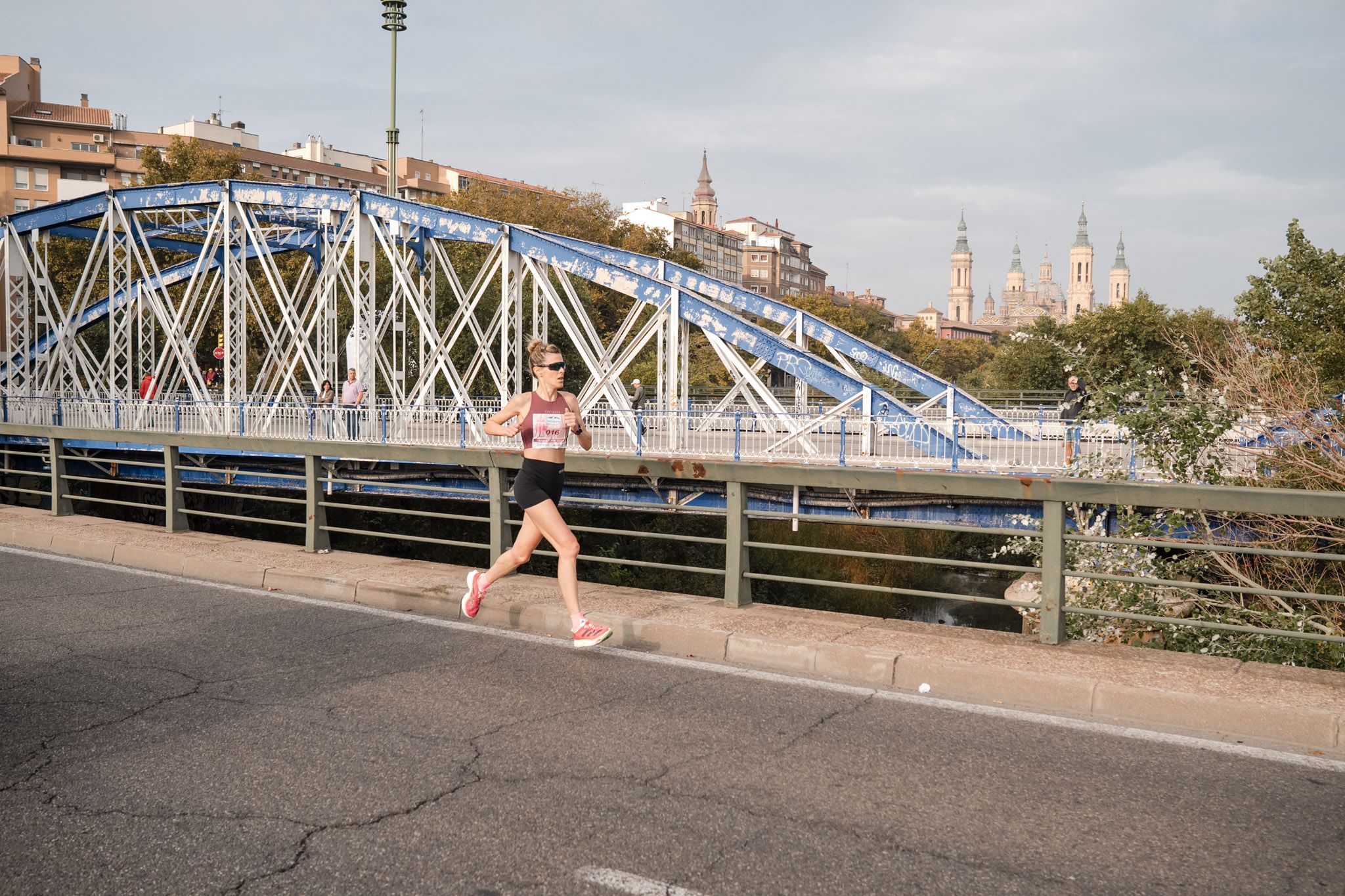 Las mejores fotos de la Carrera de la Mujer de Zaragoza 2025   Recorrido 74