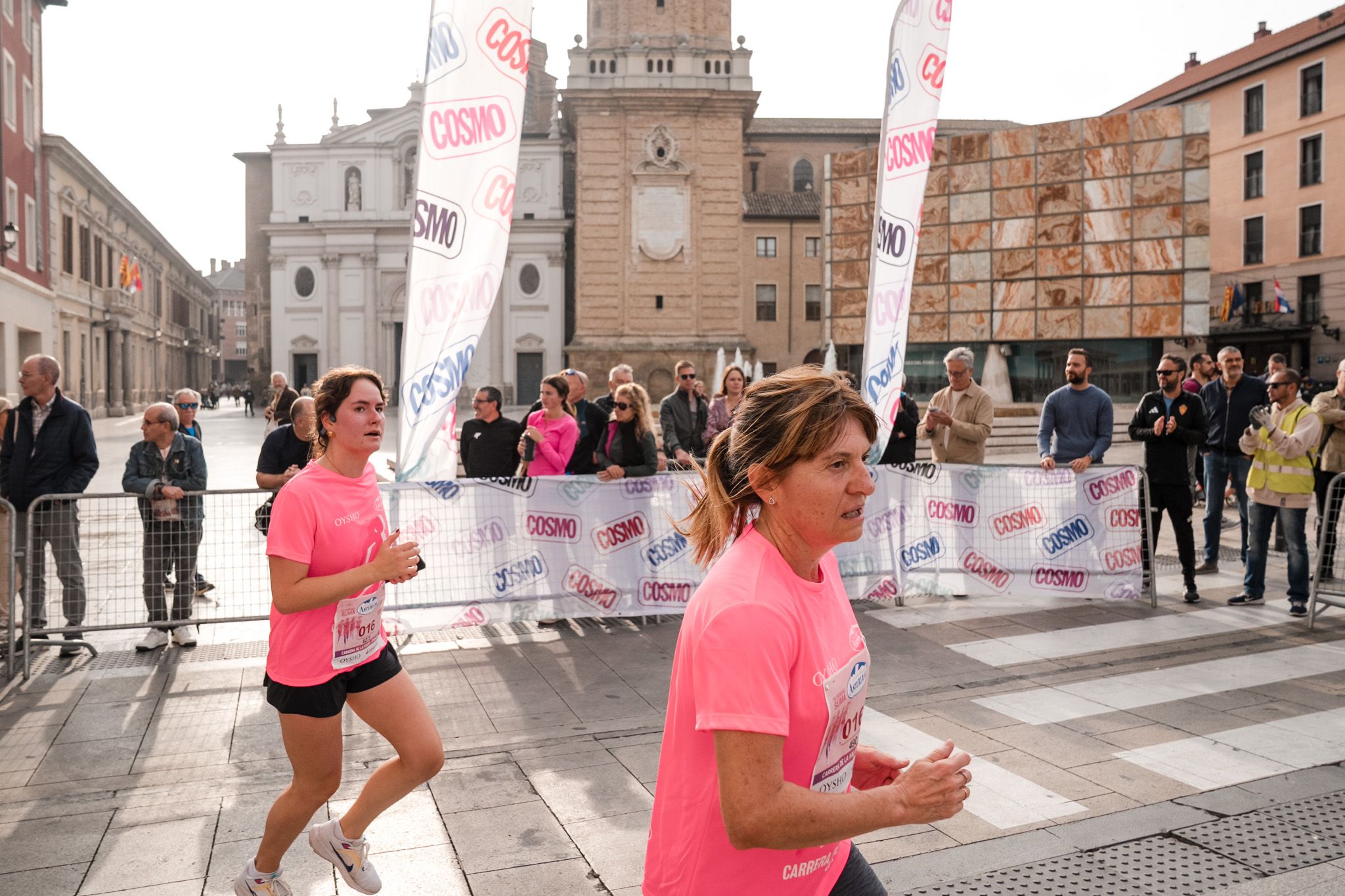 Las mejores fotos de la Carrera de la Mujer de Zaragoza 2025   Recorrido Meta 60