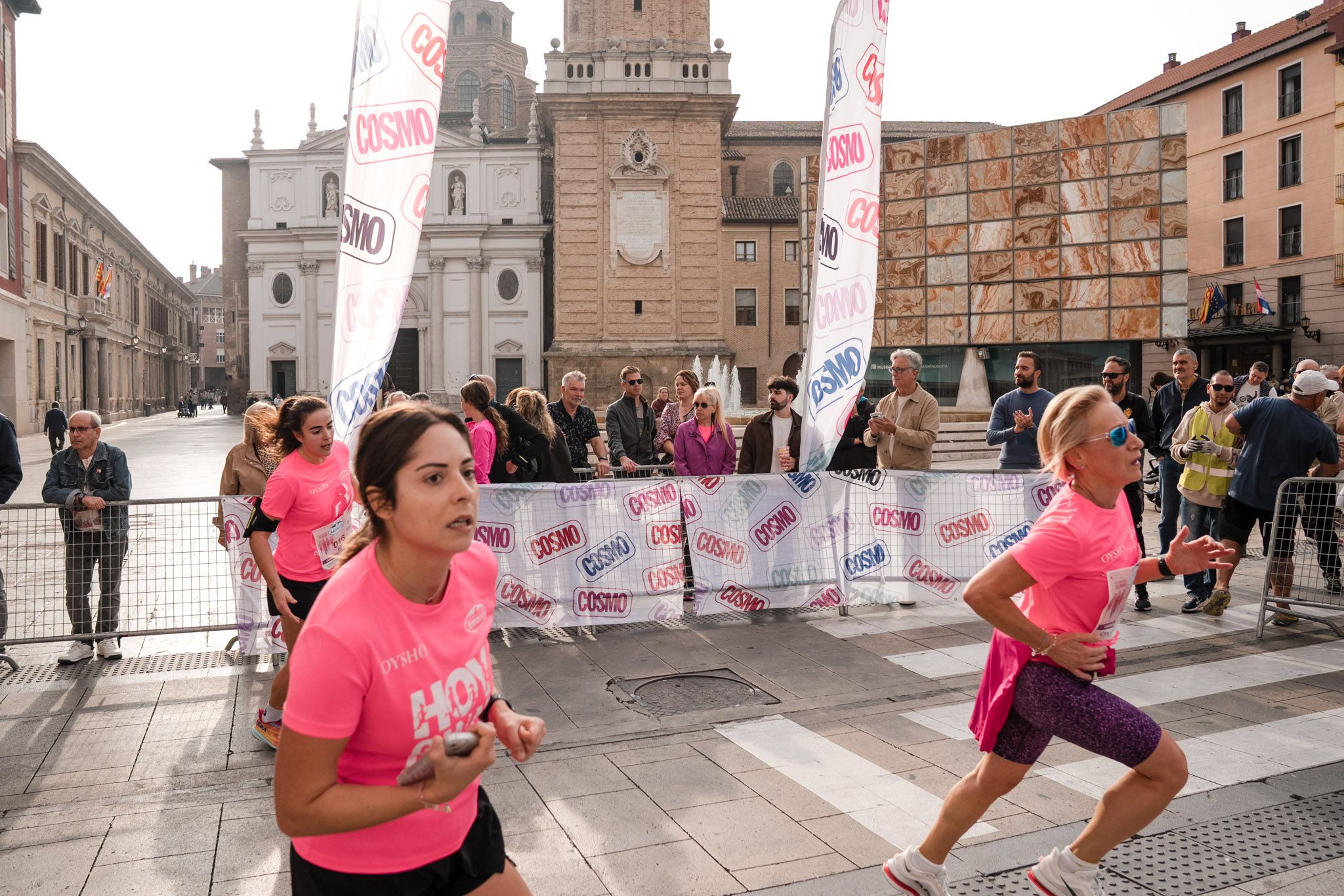 Las mejores fotos de la Carrera de la Mujer de Zaragoza 2025   Recorrido Meta 62