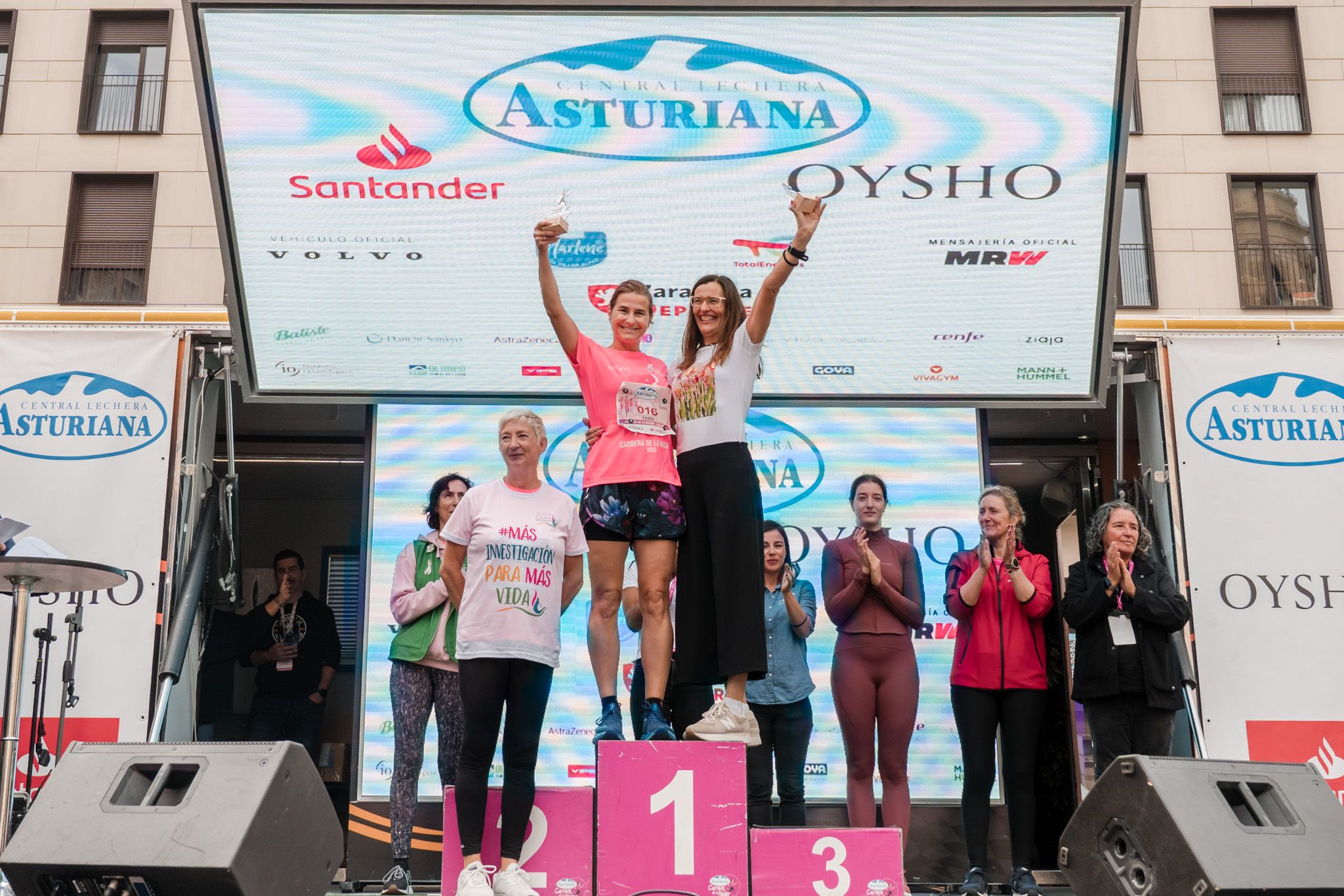Las mejores fotos de la Carrera de la Mujer de Zaragoza 2025   Recorrido Podium 39