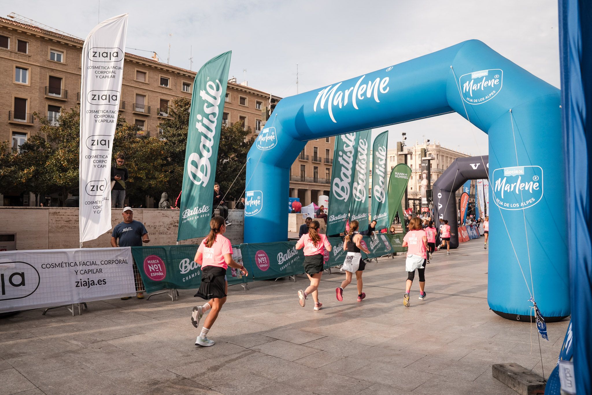 Las mejores fotos de la Carrera de la Mujer de Zaragoza 2025   Recorrido Meta 67
