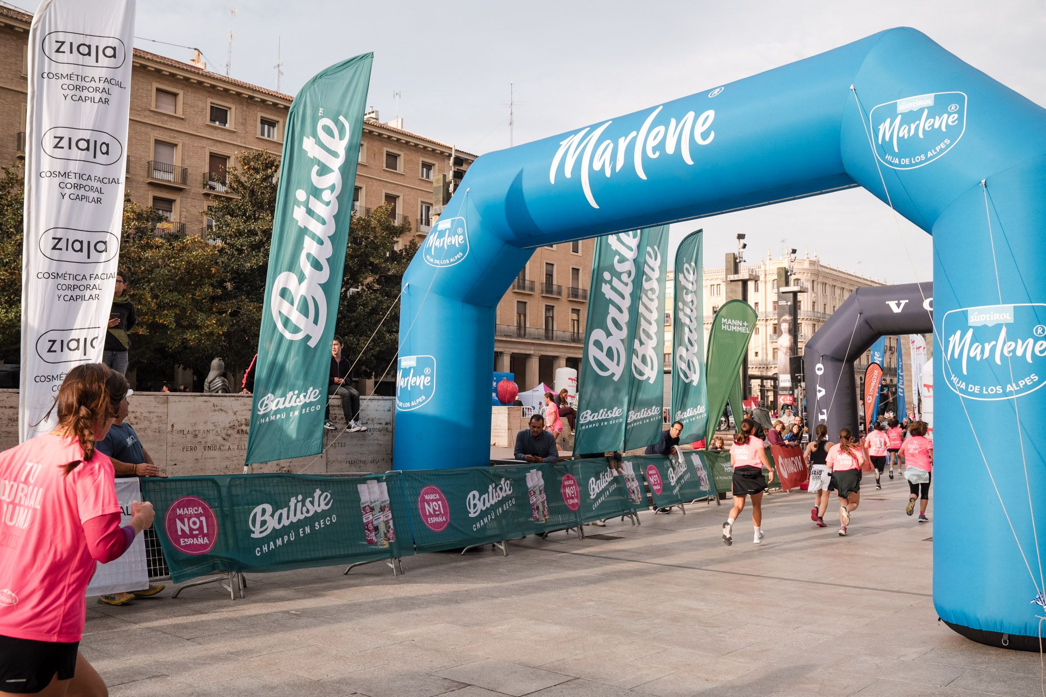 Las mejores fotos de la Carrera de la Mujer de Zaragoza 2025   Recorrido Meta 68