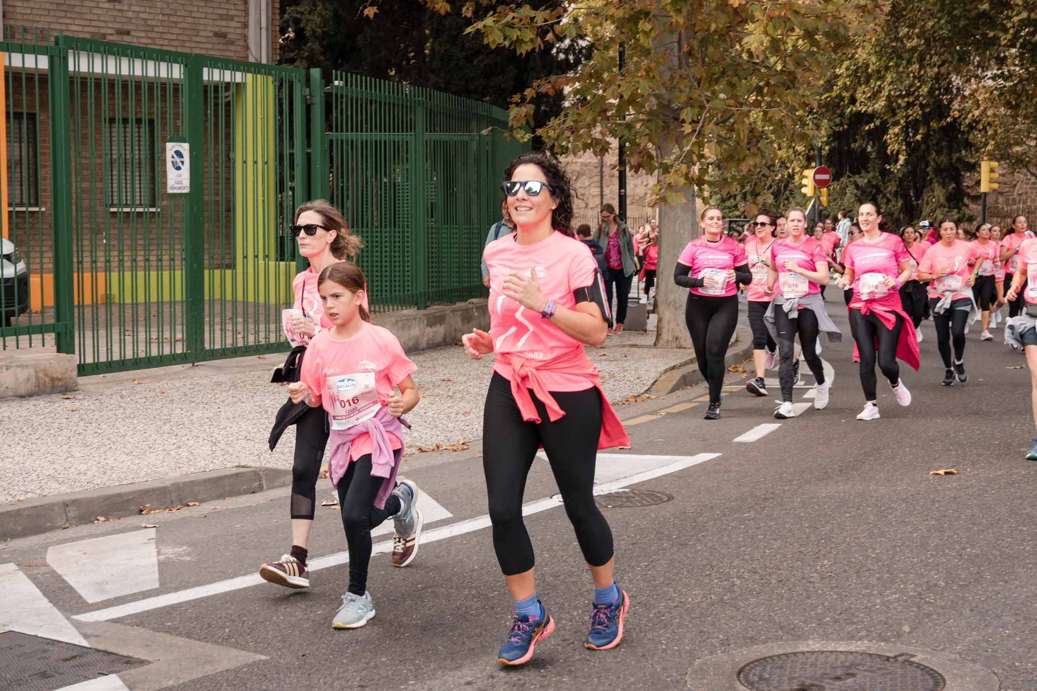 Las mejores fotos de la Carrera de la Mujer de Zaragoza 2025   Recorrido 86