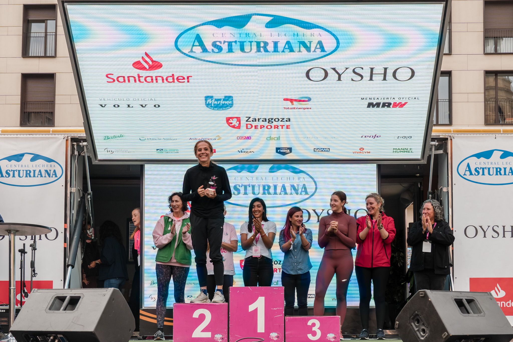 Las mejores fotos de la Carrera de la Mujer de Zaragoza 2025   Recorrido Podium 47