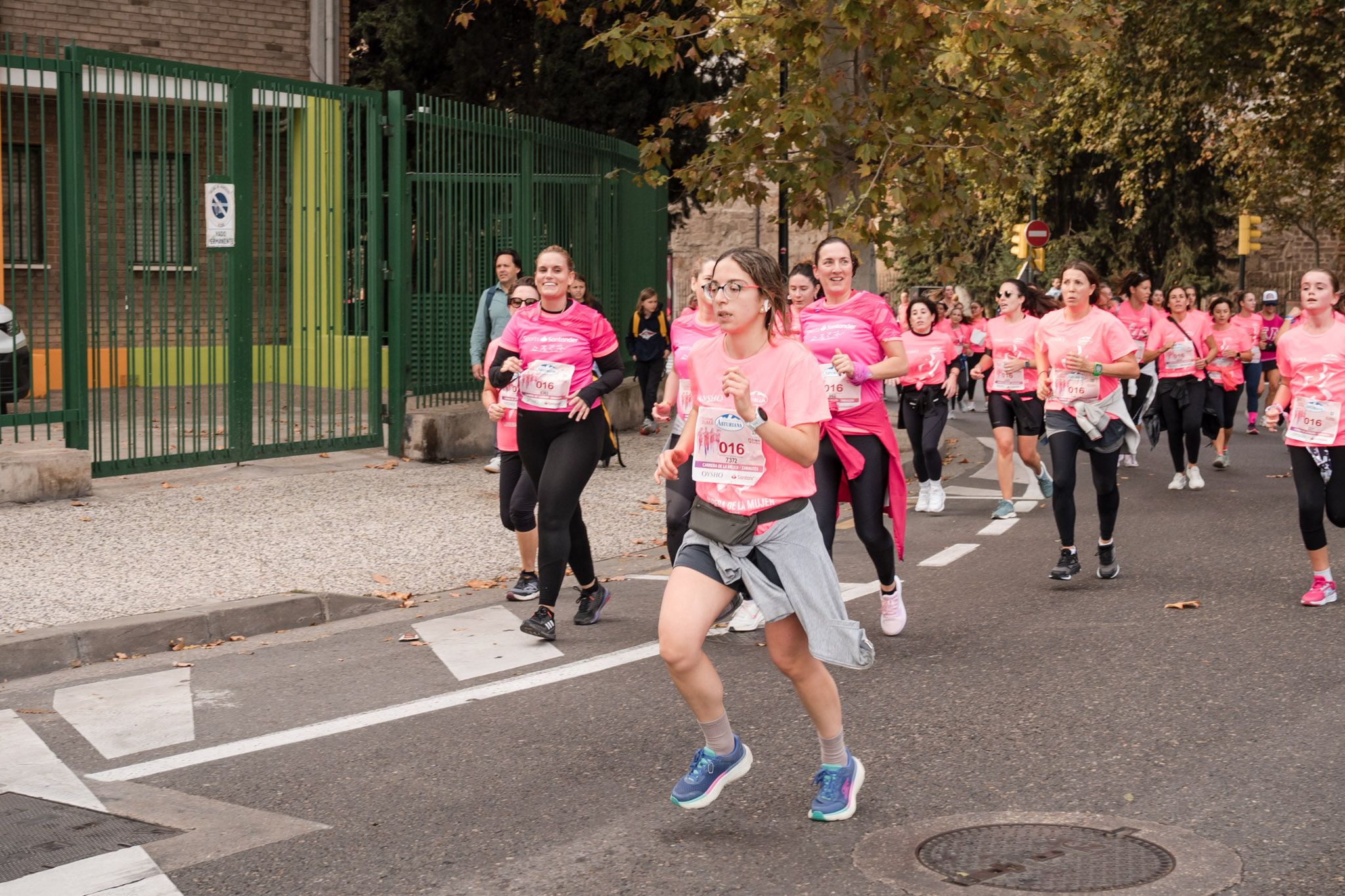 Las mejores fotos de la Carrera de la Mujer de Zaragoza 2025   Recorrido 87