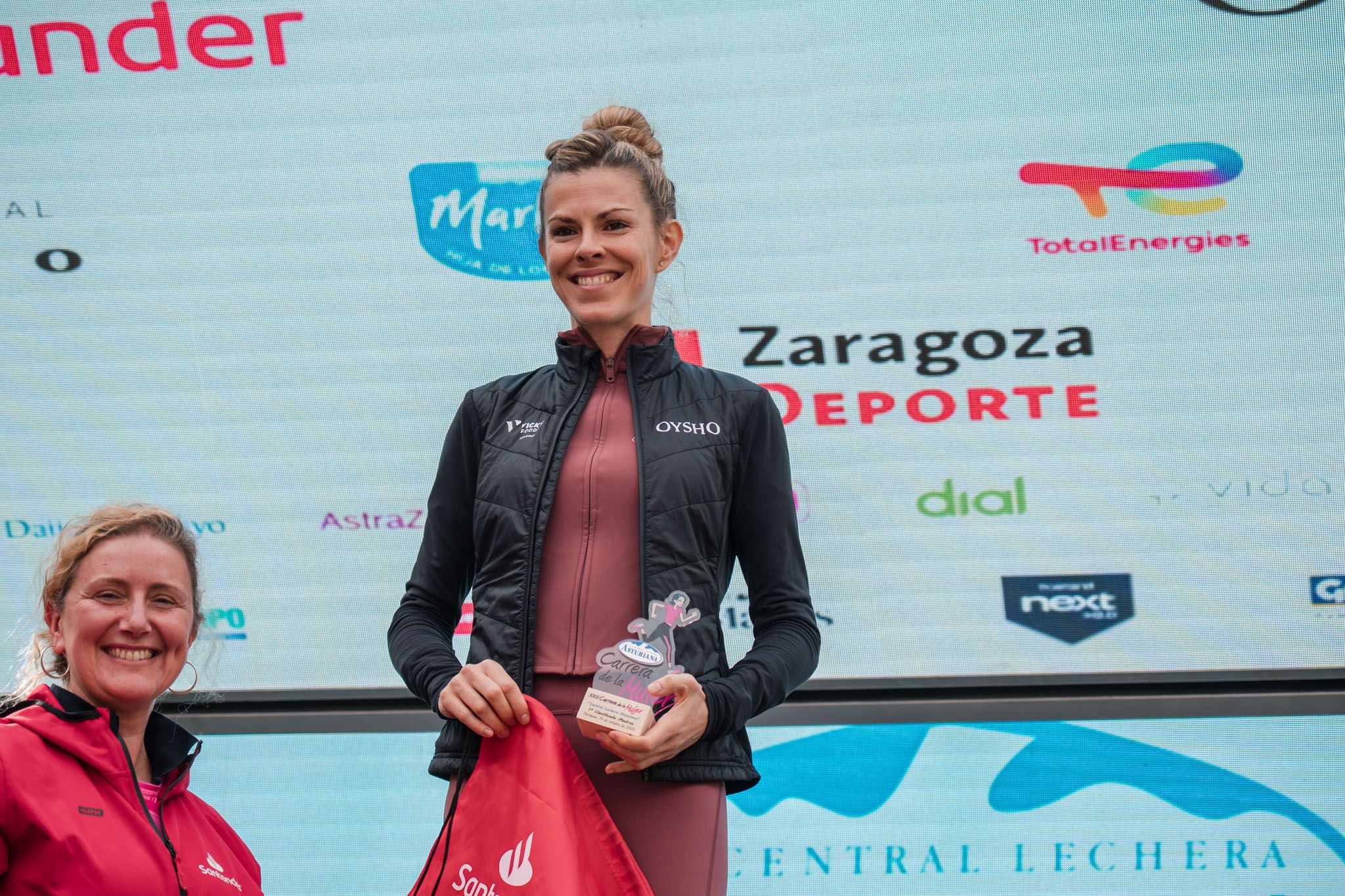 Las mejores fotos de la Carrera de la Mujer de Zaragoza 2025   Recorrido Podium 48
