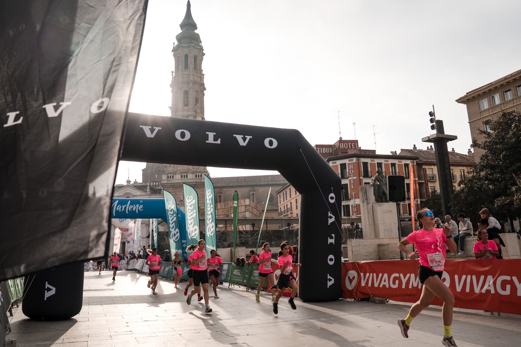 Las mejores fotos de la Carrera de la Mujer de Zaragoza 2025   Recorrido Meta 73