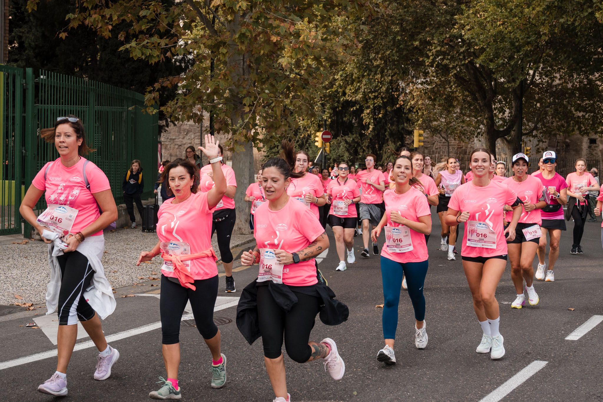 Las mejores fotos de la Carrera de la Mujer de Zaragoza 2025   Recorrido 89