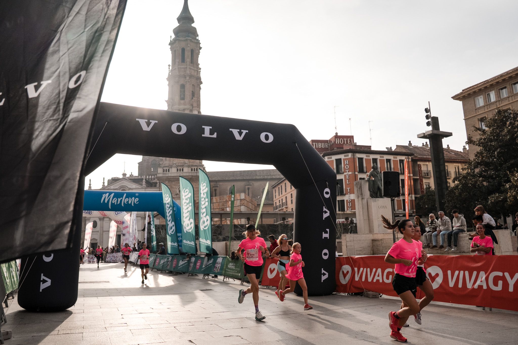 Las mejores fotos de la Carrera de la Mujer de Zaragoza 2025   Recorrido Meta 75