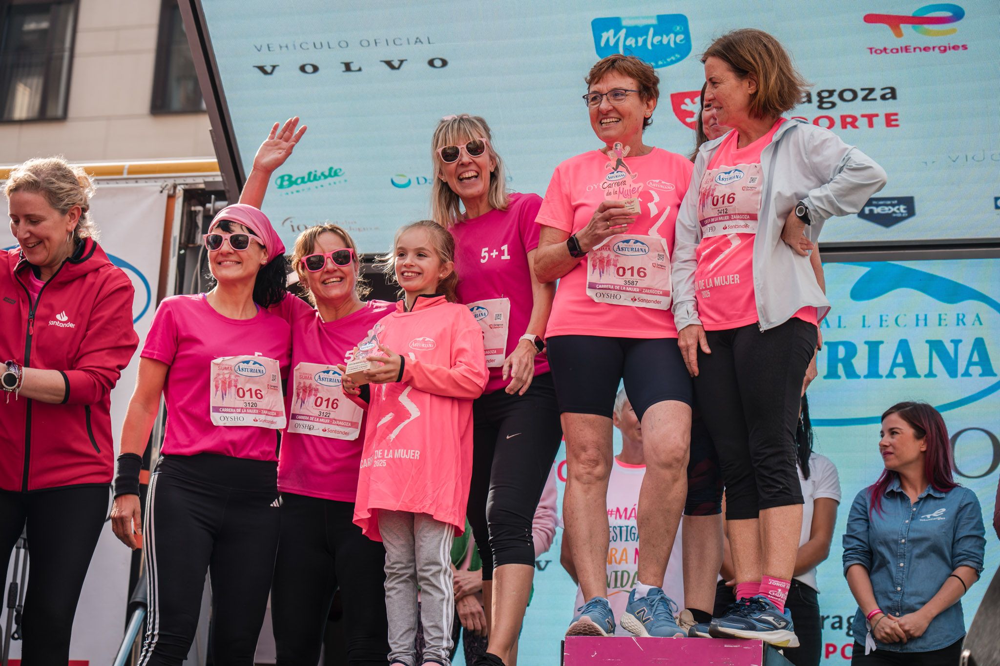 Las mejores fotos de la Carrera de la Mujer de Zaragoza 2025   Recorrido Podium 52