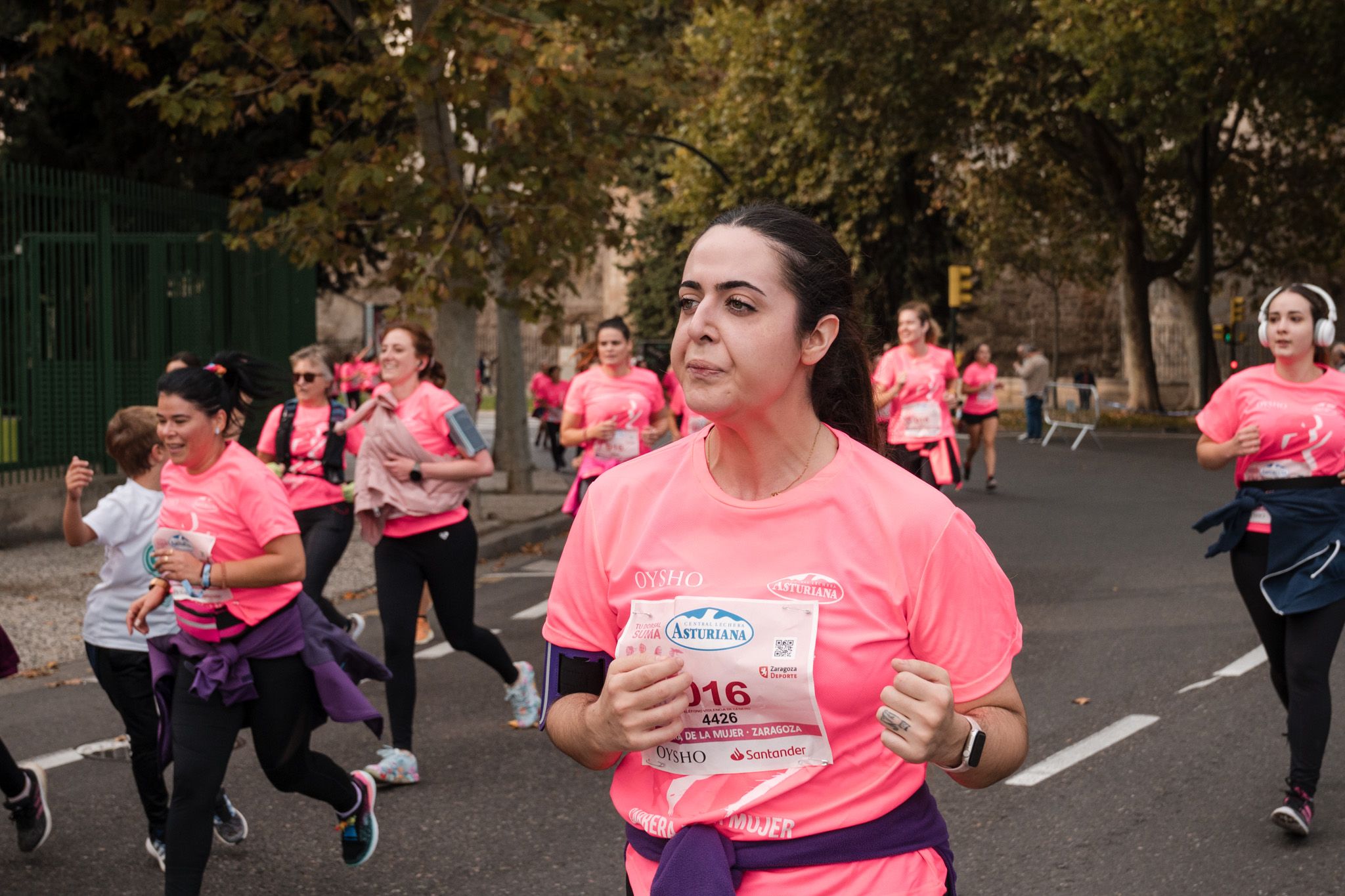 Las mejores fotos de la Carrera de la Mujer de Zaragoza 2025   Recorrido 93