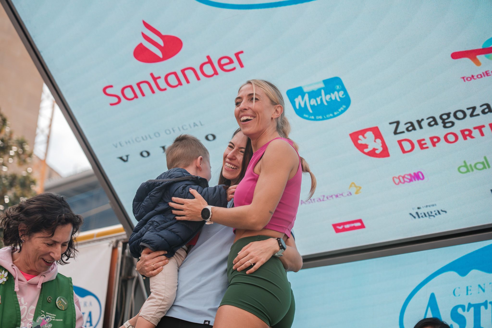 Las mejores fotos de la Carrera de la Mujer de Zaragoza 2025   Recorrido Podium 54