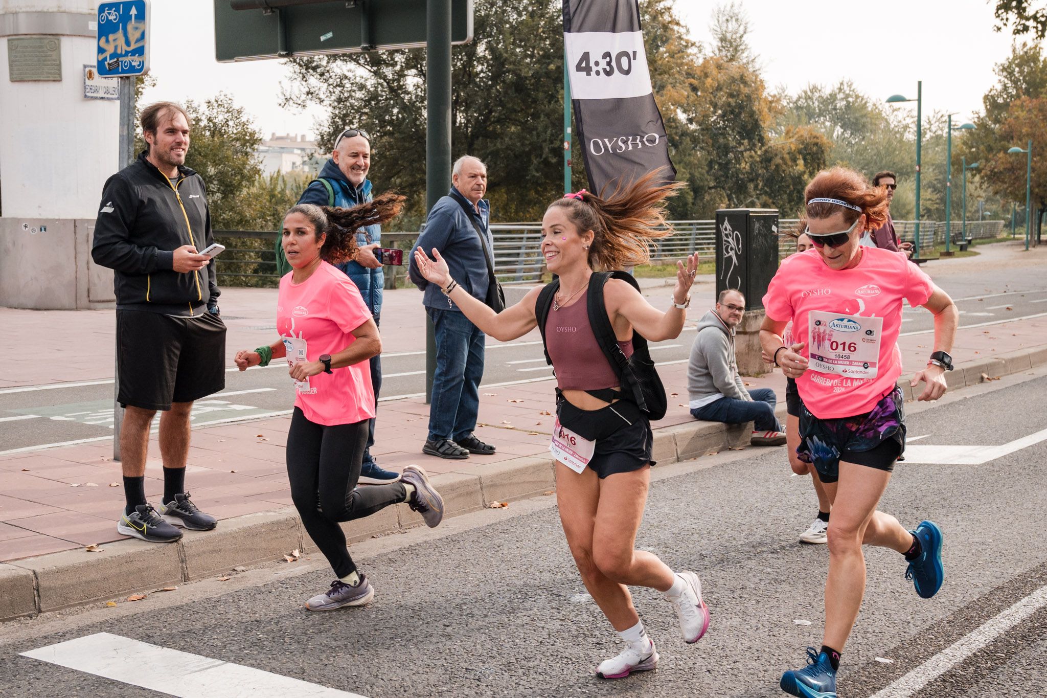 Las mejores fotos de la Carrera de la Mujer de Zaragoza 2025   Recorrido 96