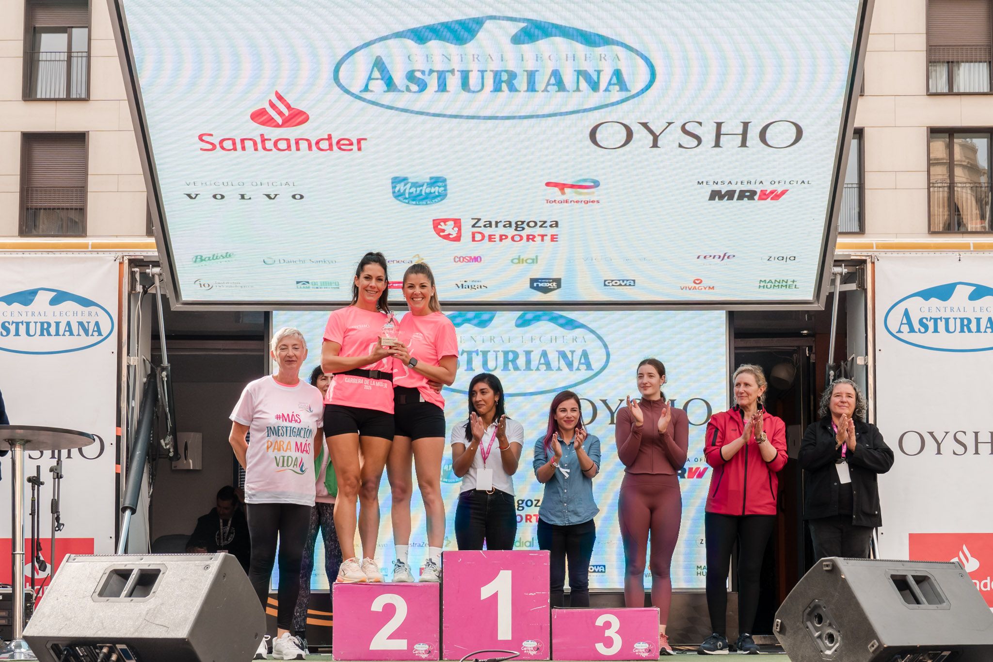 Las mejores fotos de la Carrera de la Mujer de Zaragoza 2025   Recorrido Podium 57