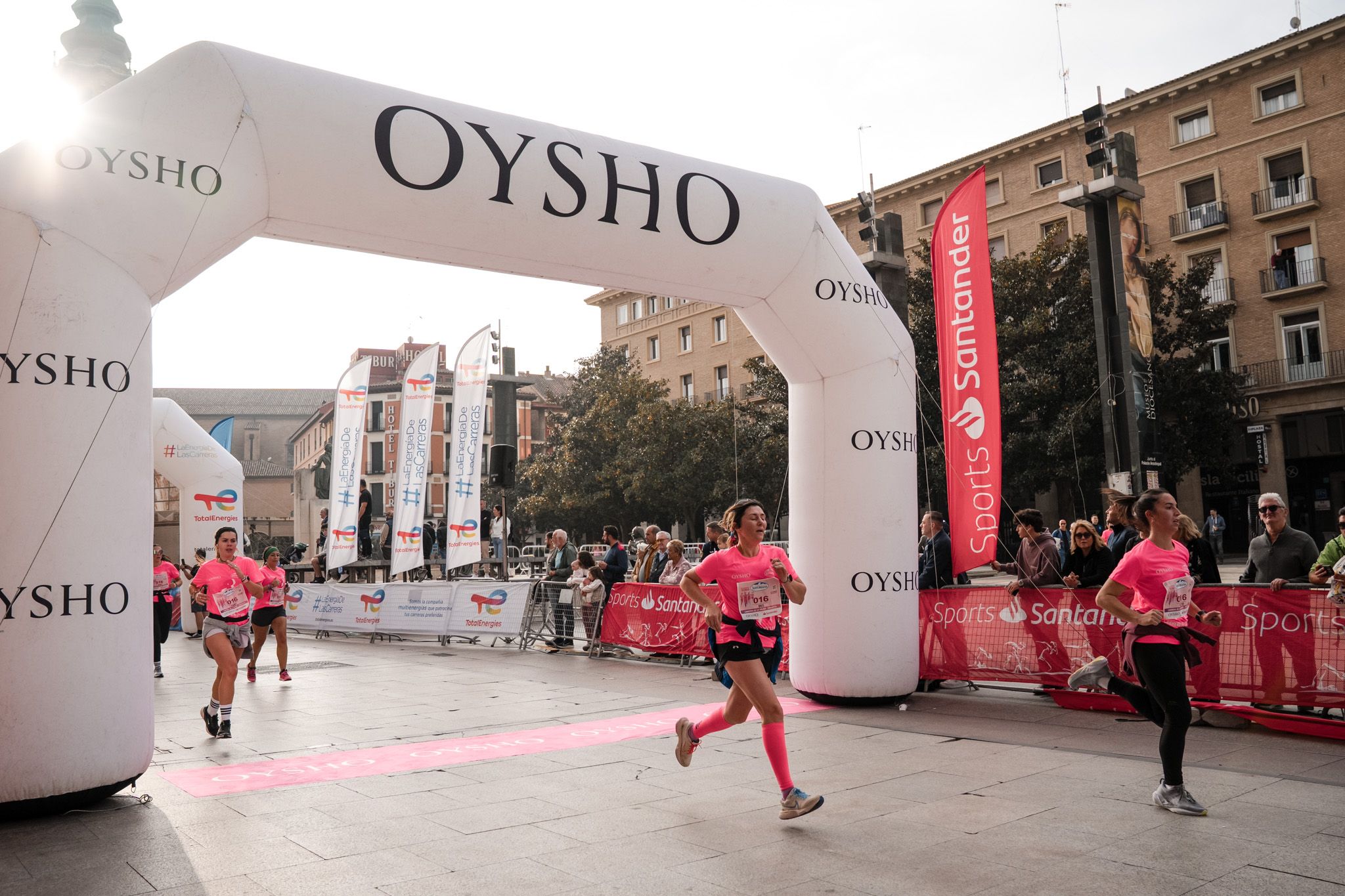 Las mejores fotos de la Carrera de la Mujer de Zaragoza 2025   Recorrido Meta 84