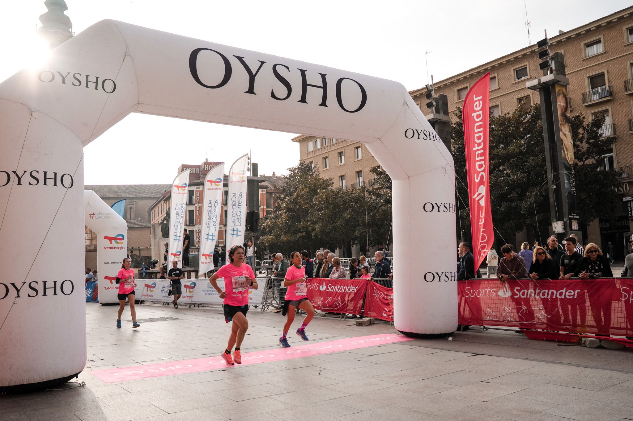 Las mejores fotos de la Carrera de la Mujer de Zaragoza 2025   Recorrido Meta 87