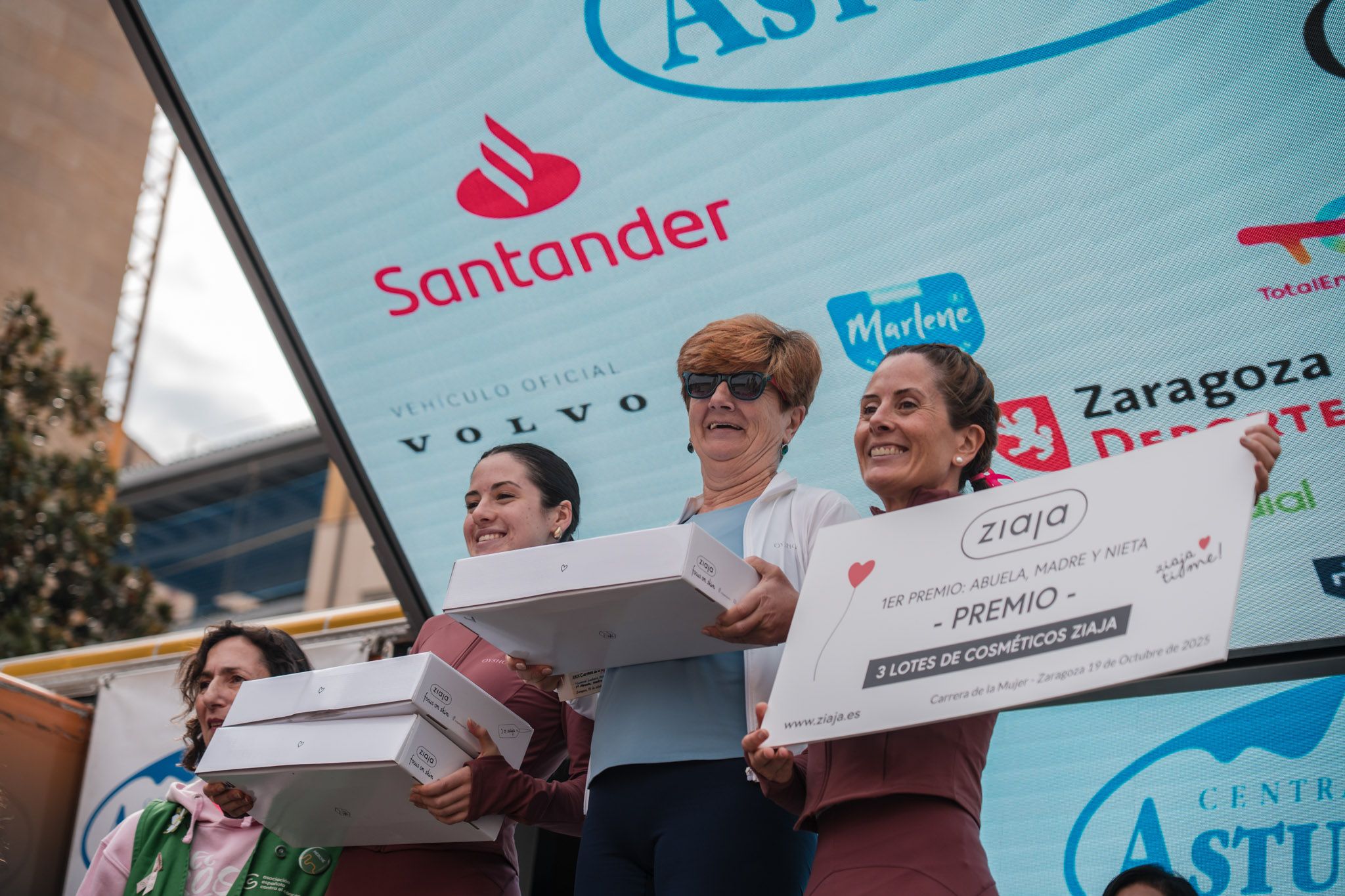 Las mejores fotos de la Carrera de la Mujer de Zaragoza 2025   Recorrido Podium 64