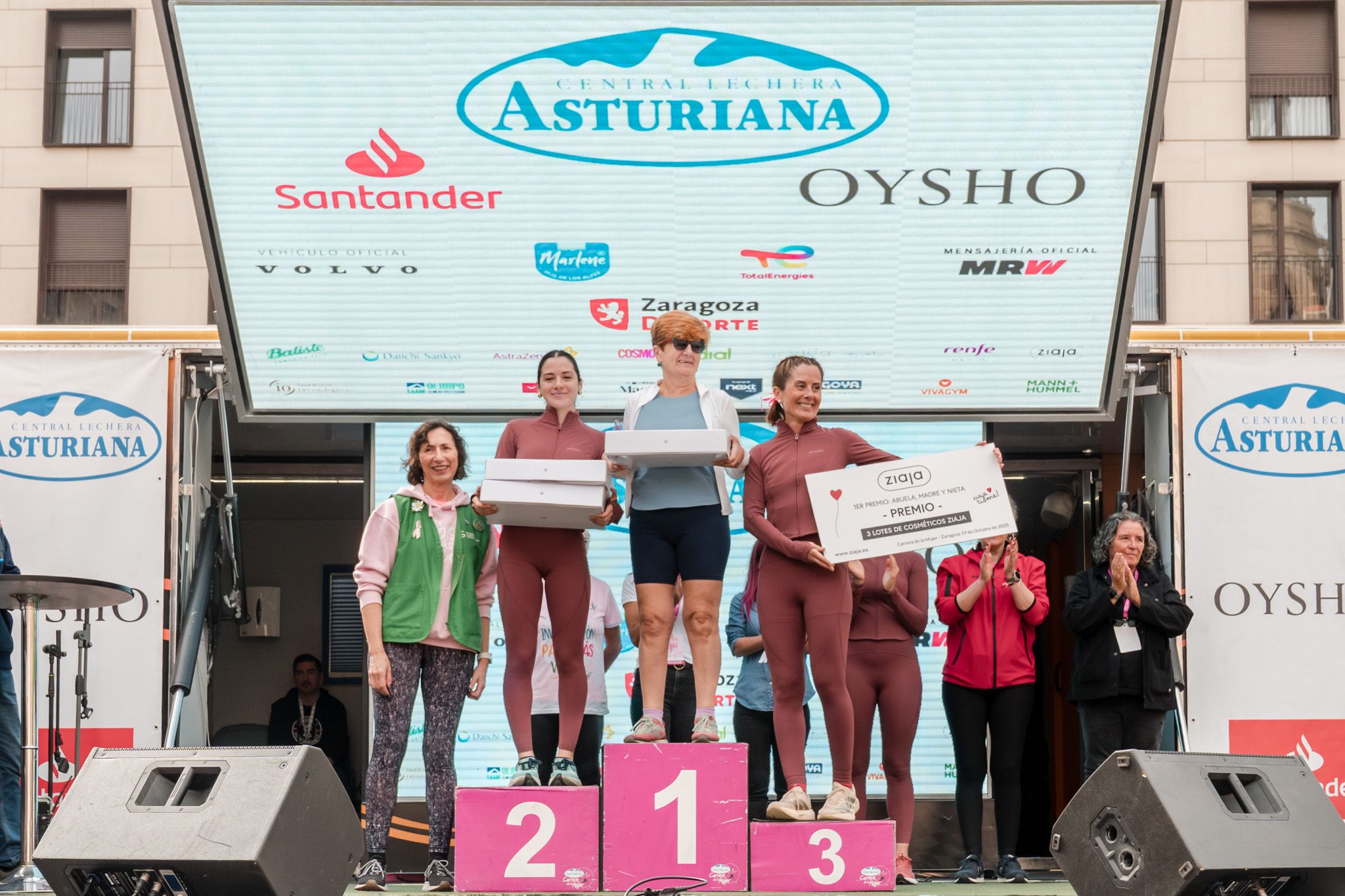 Las mejores fotos de la Carrera de la Mujer de Zaragoza 2025   Recorrido Podium 65