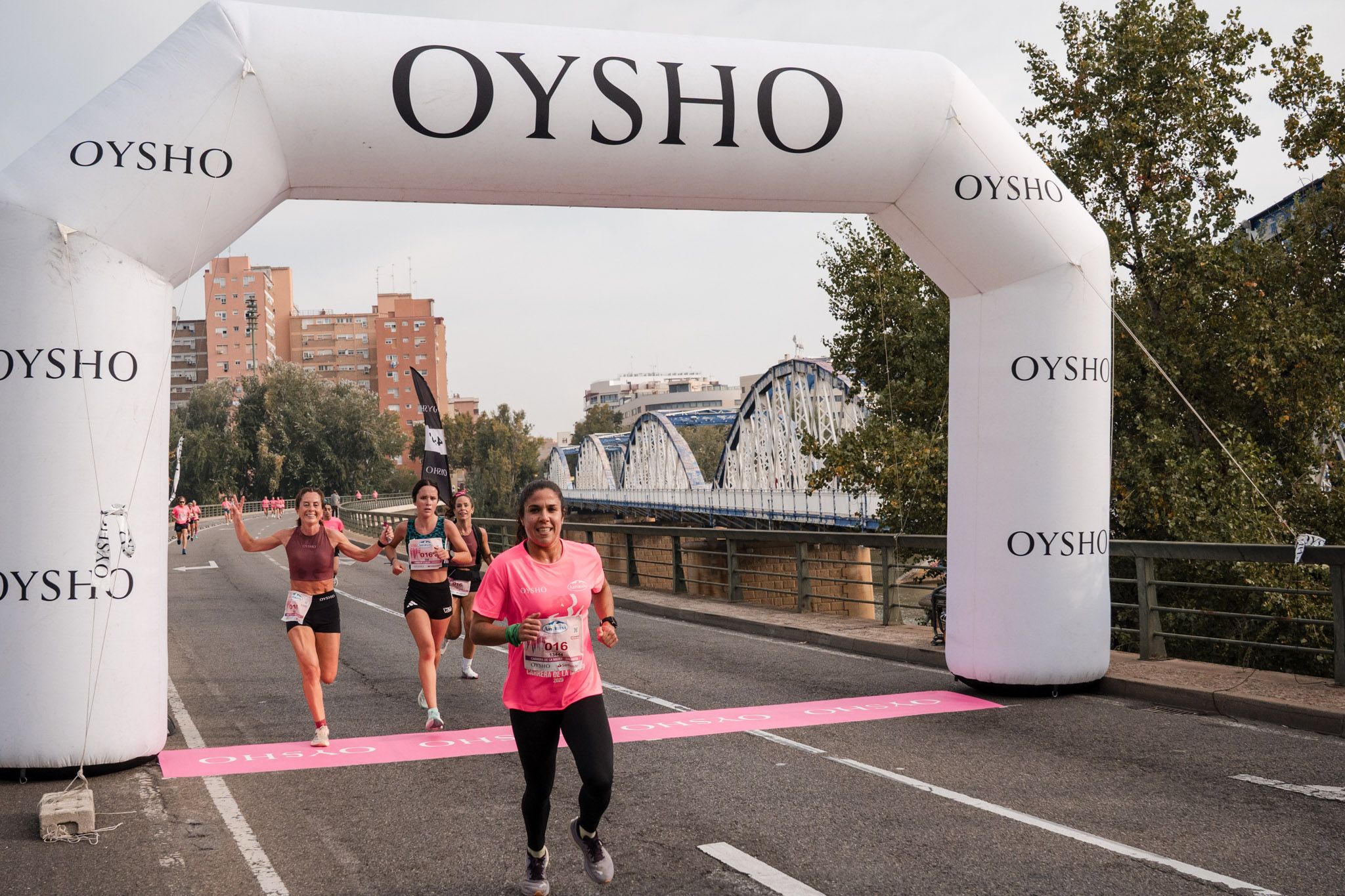 Las mejores fotos de la Carrera de la Mujer de Zaragoza 2025   Recorrido 105