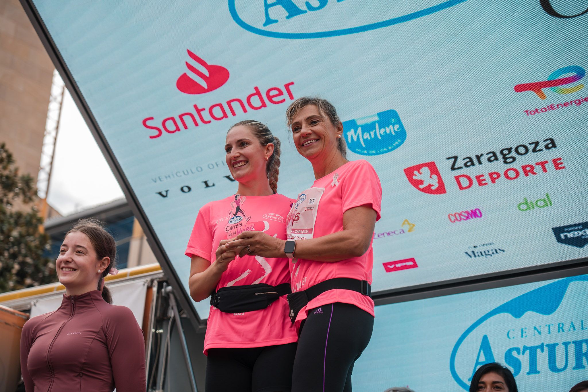 Las mejores fotos de la Carrera de la Mujer de Zaragoza 2025   Recorrido Podium 66