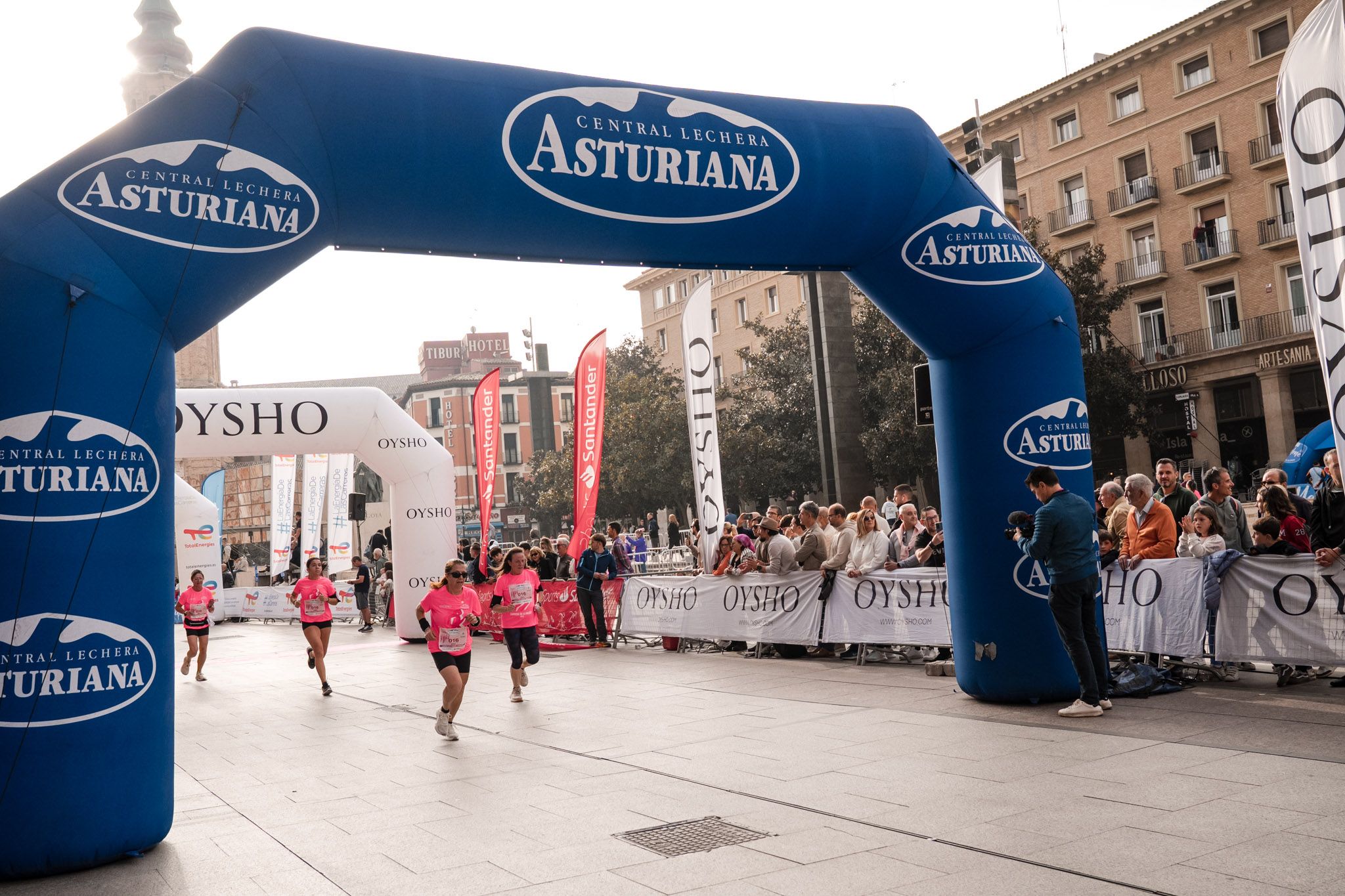 Las mejores fotos de la Carrera de la Mujer de Zaragoza 2025   Recorrido Meta 92