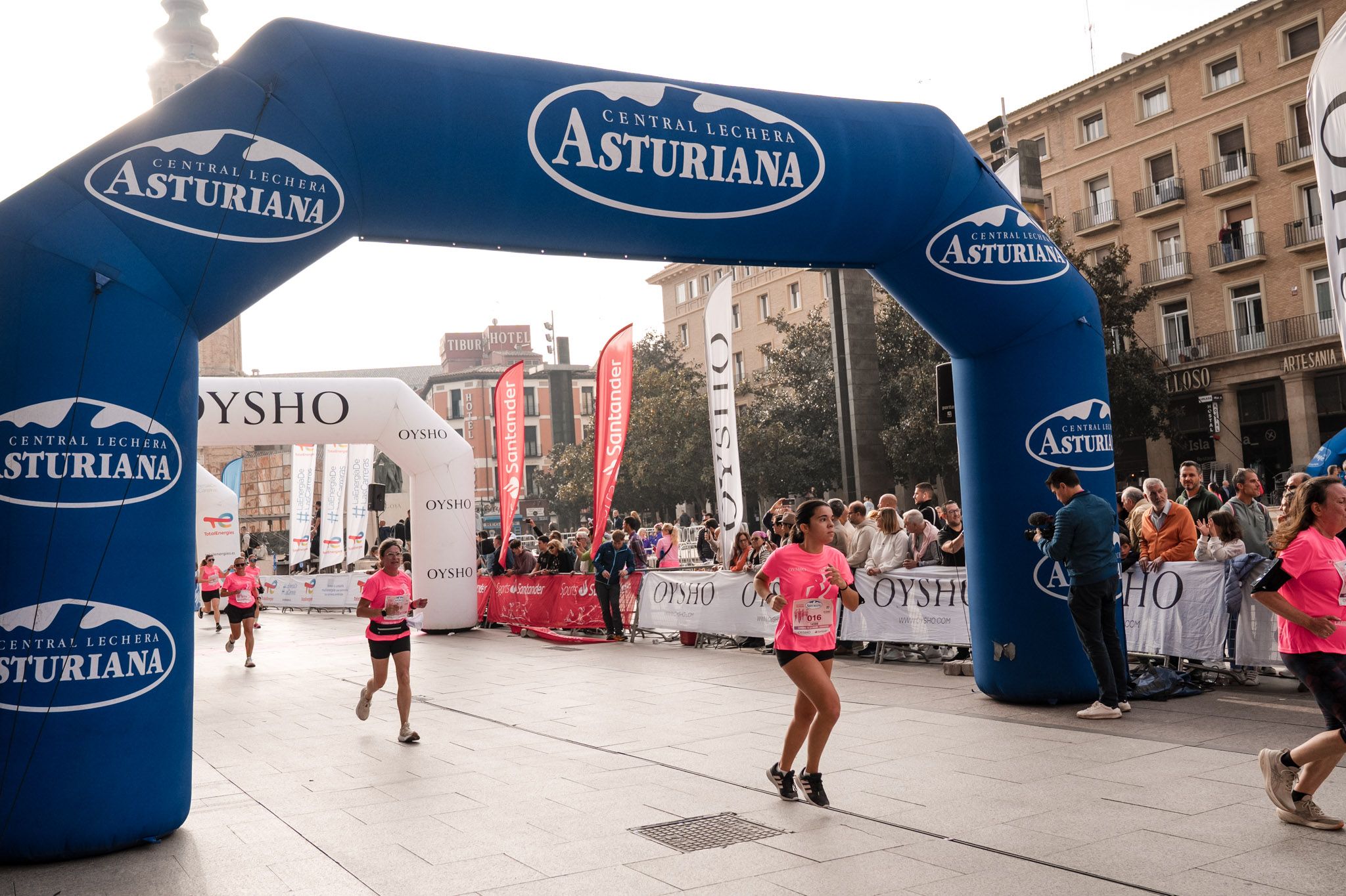 Las mejores fotos de la Carrera de la Mujer de Zaragoza 2025   Recorrido Meta 93