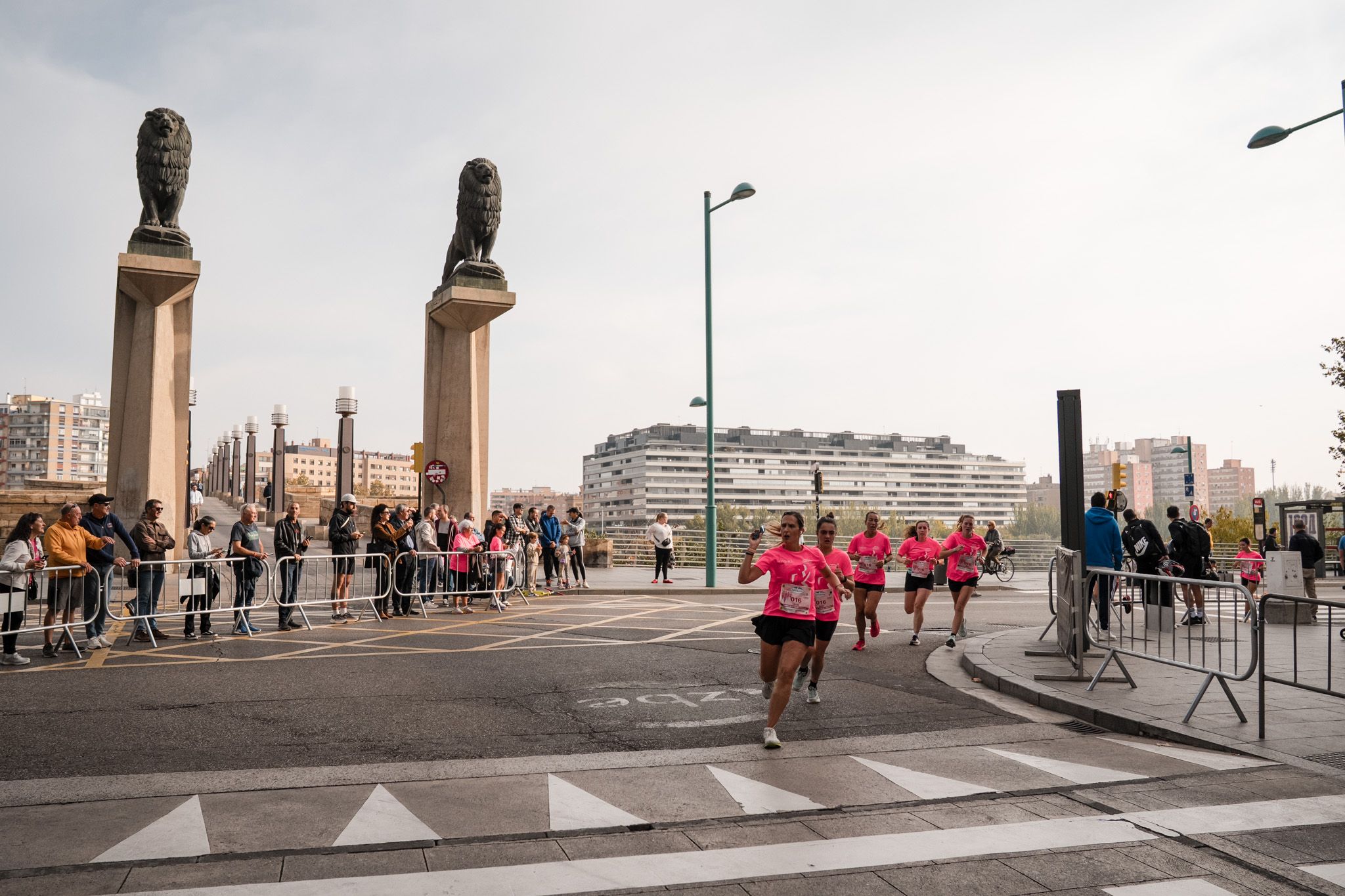 Las mejores fotos de la Carrera de la Mujer de Zaragoza 2025   Recorrido 113