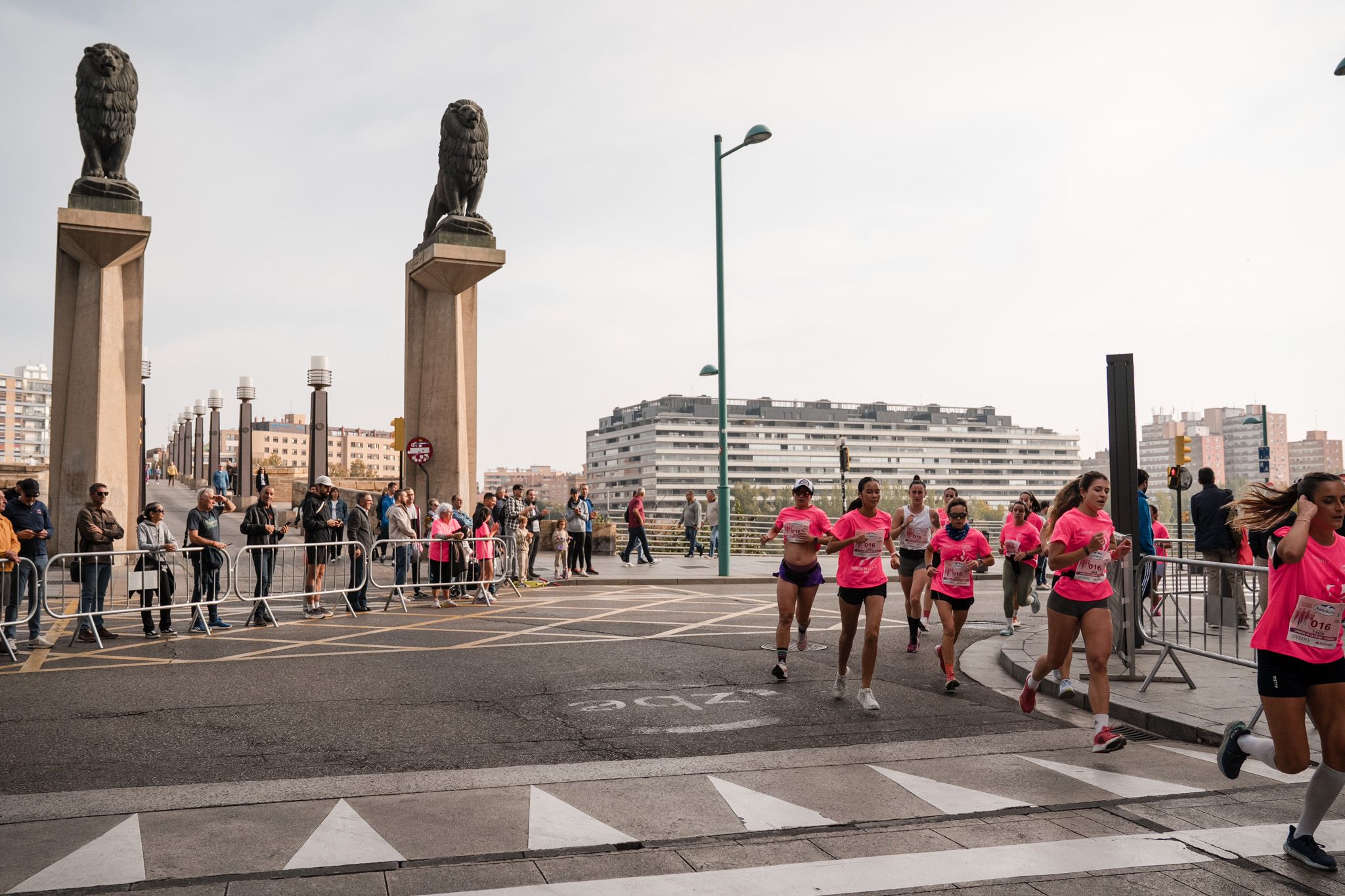 Las mejores fotos de la Carrera de la Mujer de Zaragoza 2025   Recorrido 114
