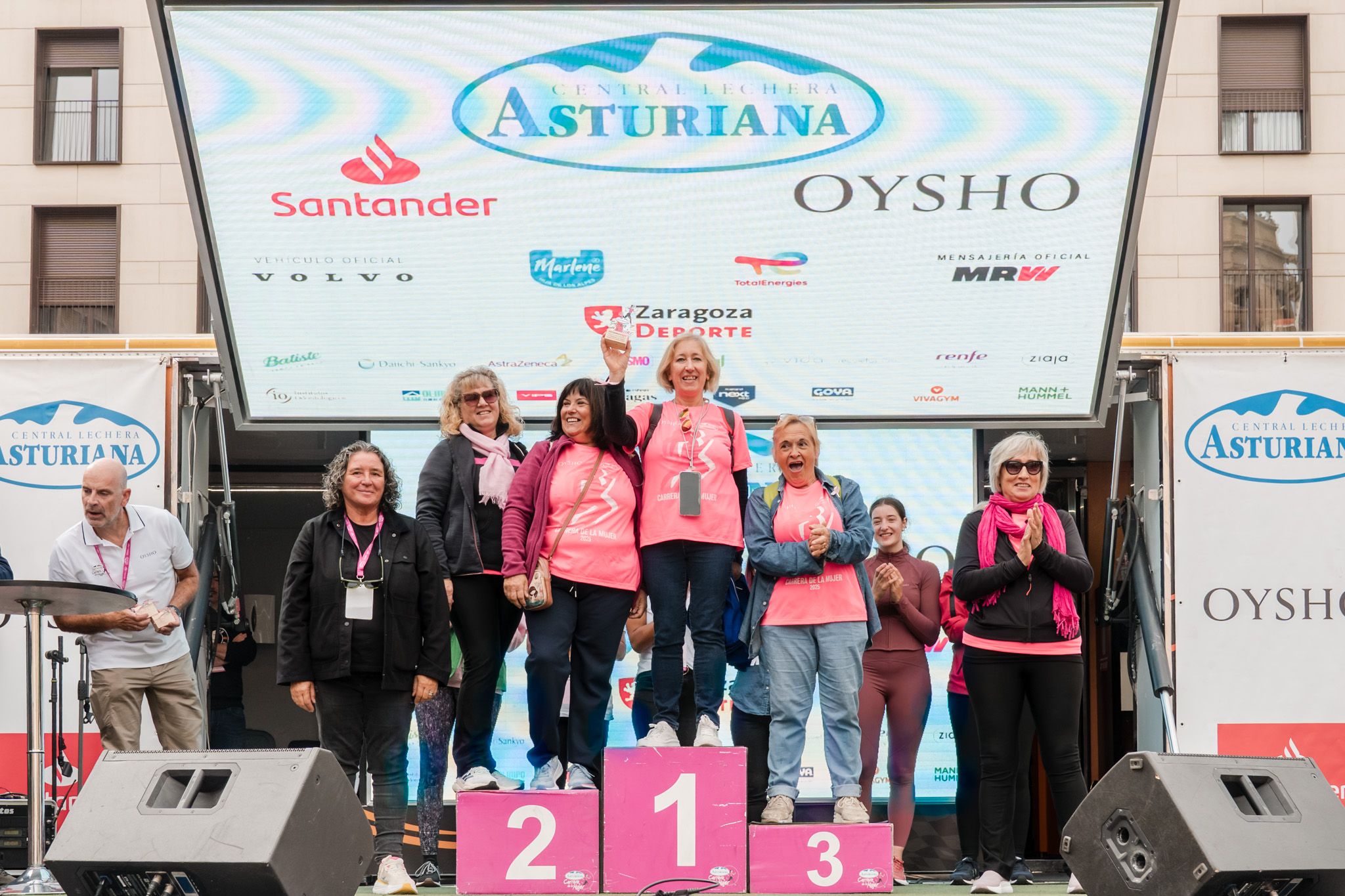 Las mejores fotos de la Carrera de la Mujer de Zaragoza 2025   Recorrido Podium 79