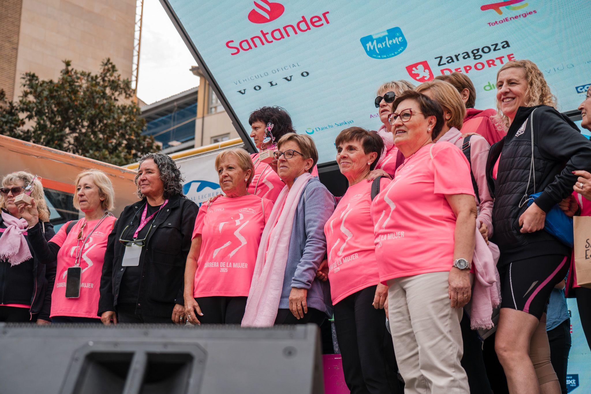 Las mejores fotos de la Carrera de la Mujer de Zaragoza 2025   Recorrido Podium 80