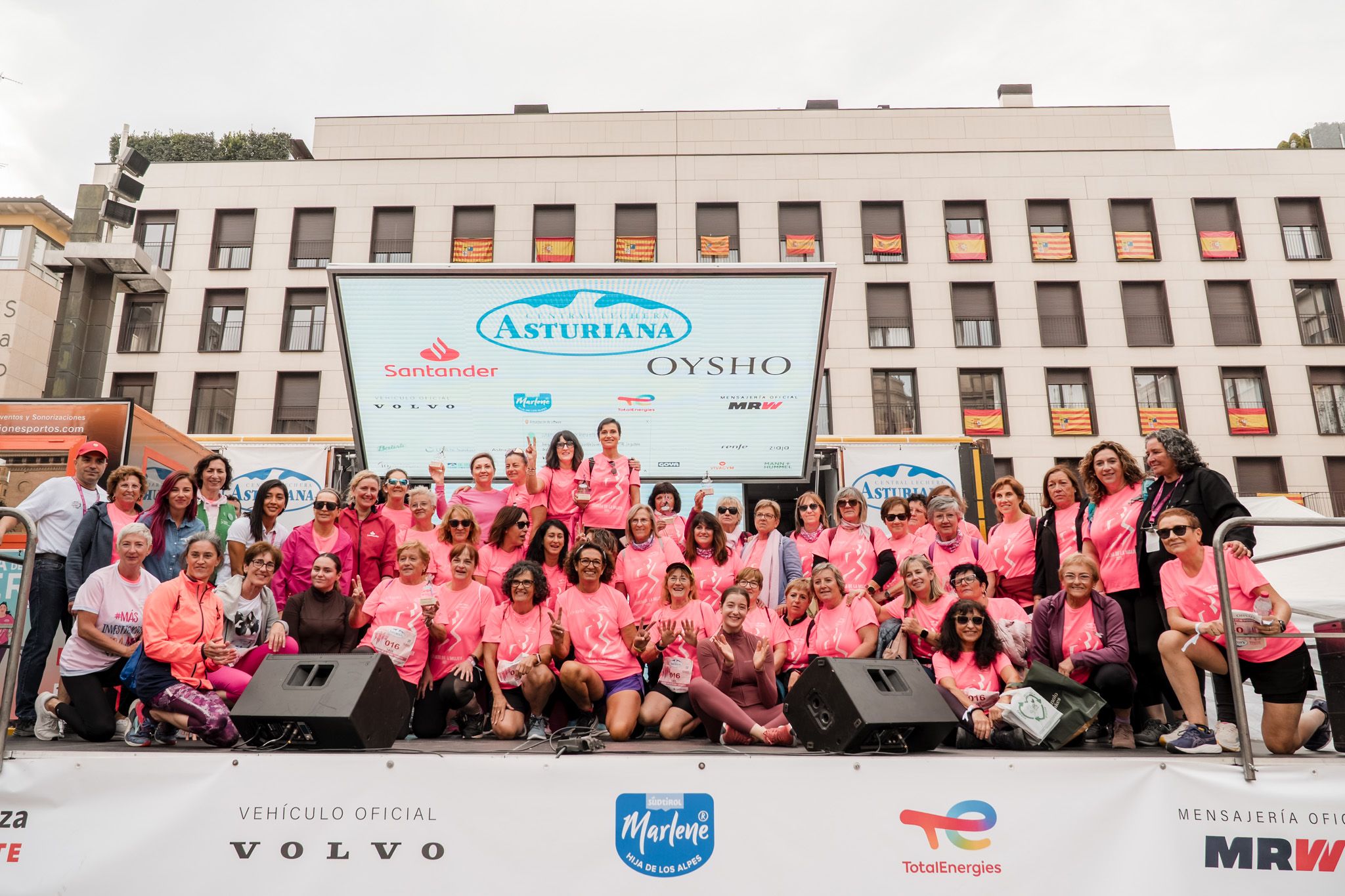 Las mejores fotos de la Carrera de la Mujer de Zaragoza 2025   Recorrido Podium 87