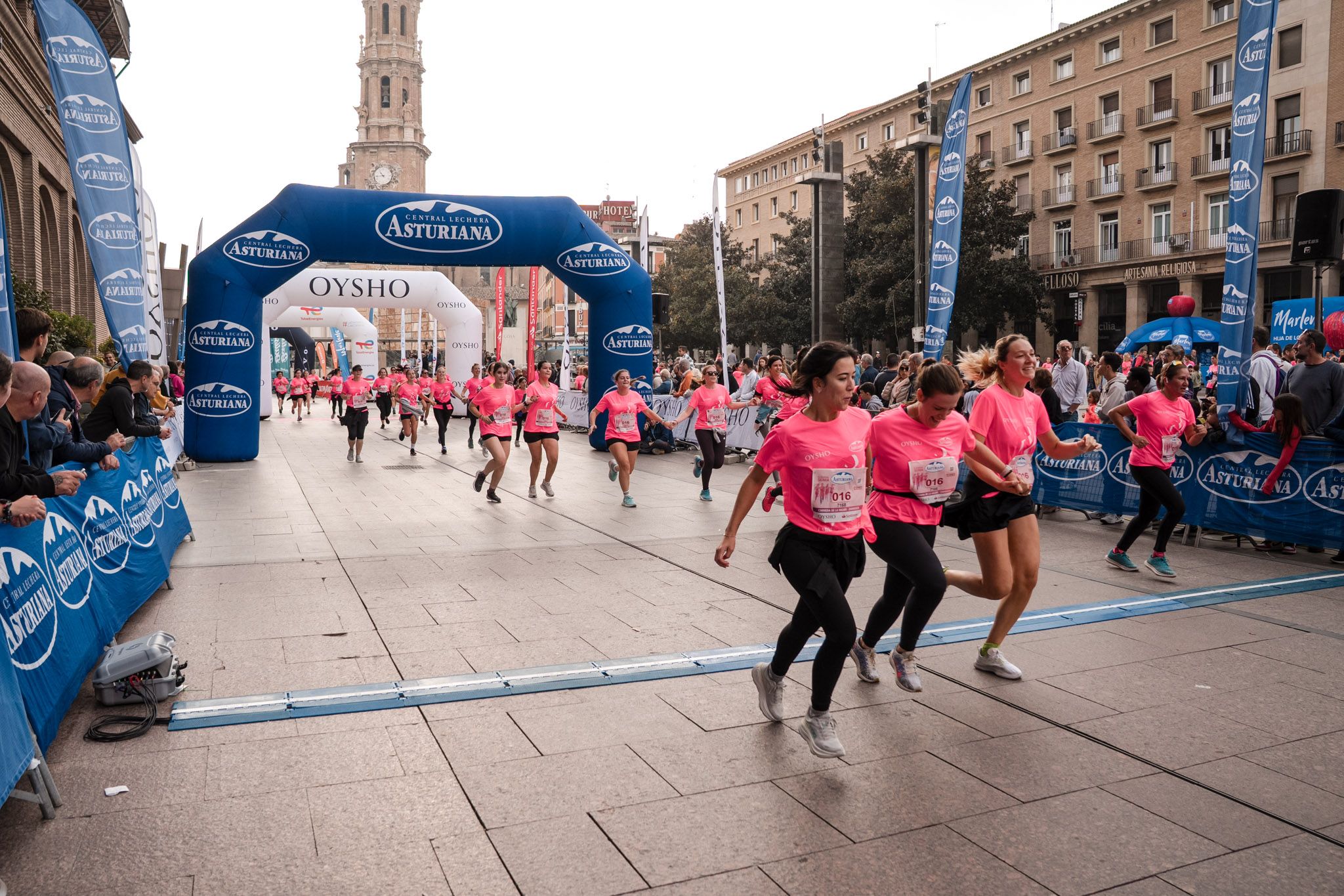 Las mejores fotos de la Carrera de la Mujer de Zaragoza 2025   Recorrido Meta 131