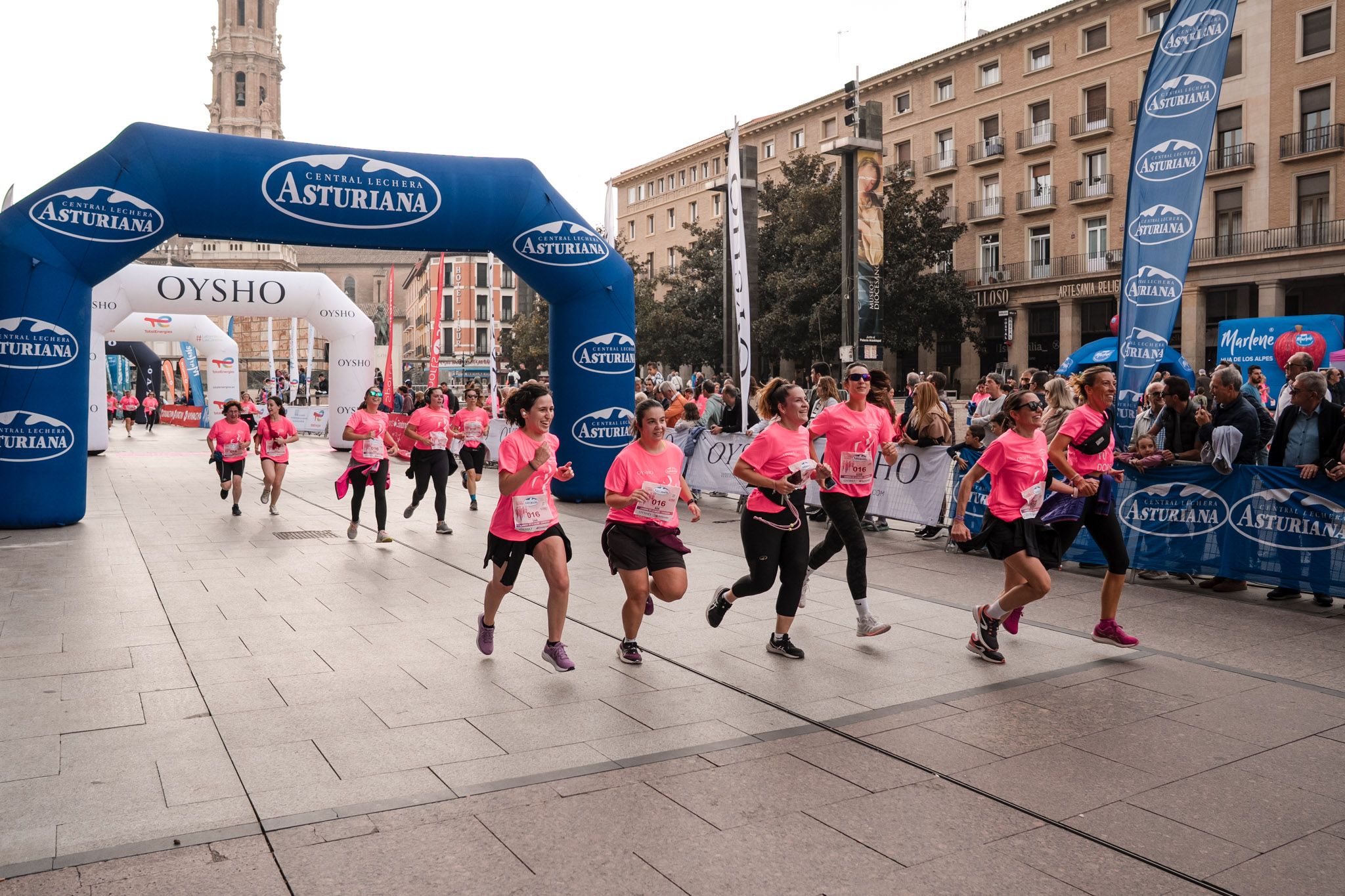 Las mejores fotos de la Carrera de la Mujer de Zaragoza 2025   Recorrido Meta 133