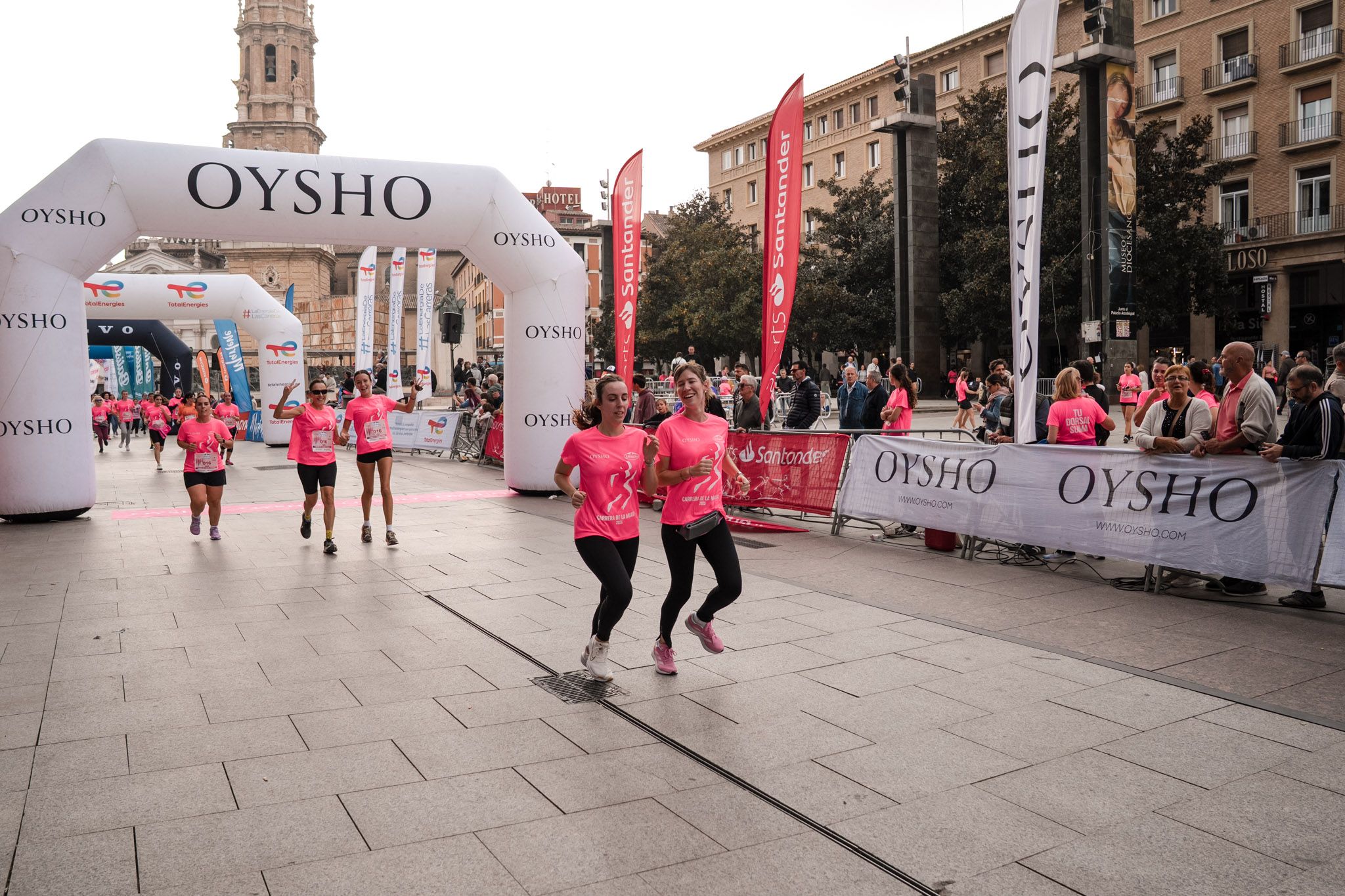 Las mejores fotos de la Carrera de la Mujer de Zaragoza 2025   Recorrido Meta 136