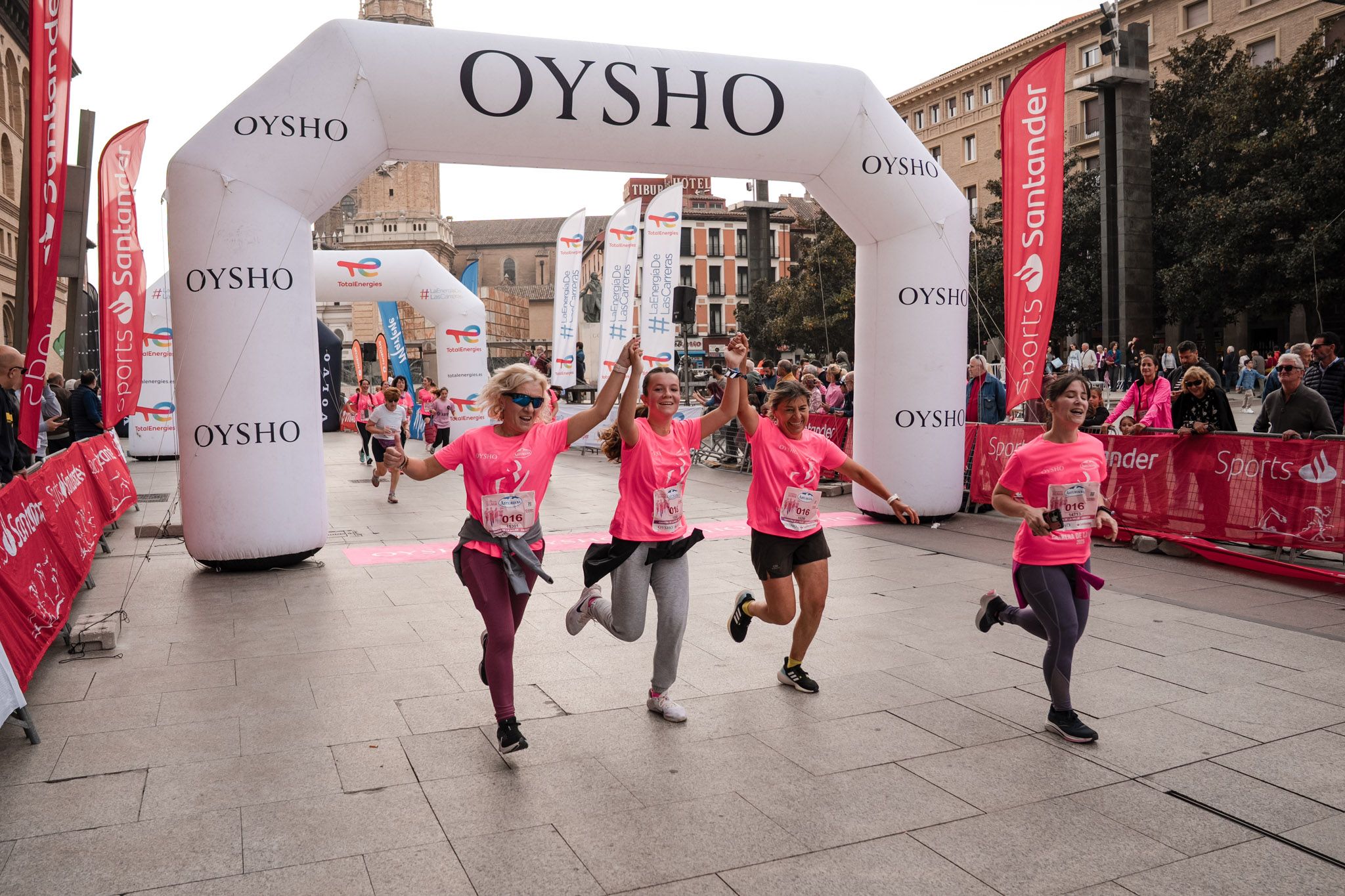 Las mejores fotos de la Carrera de la Mujer de Zaragoza 2025   Recorrido Meta 139