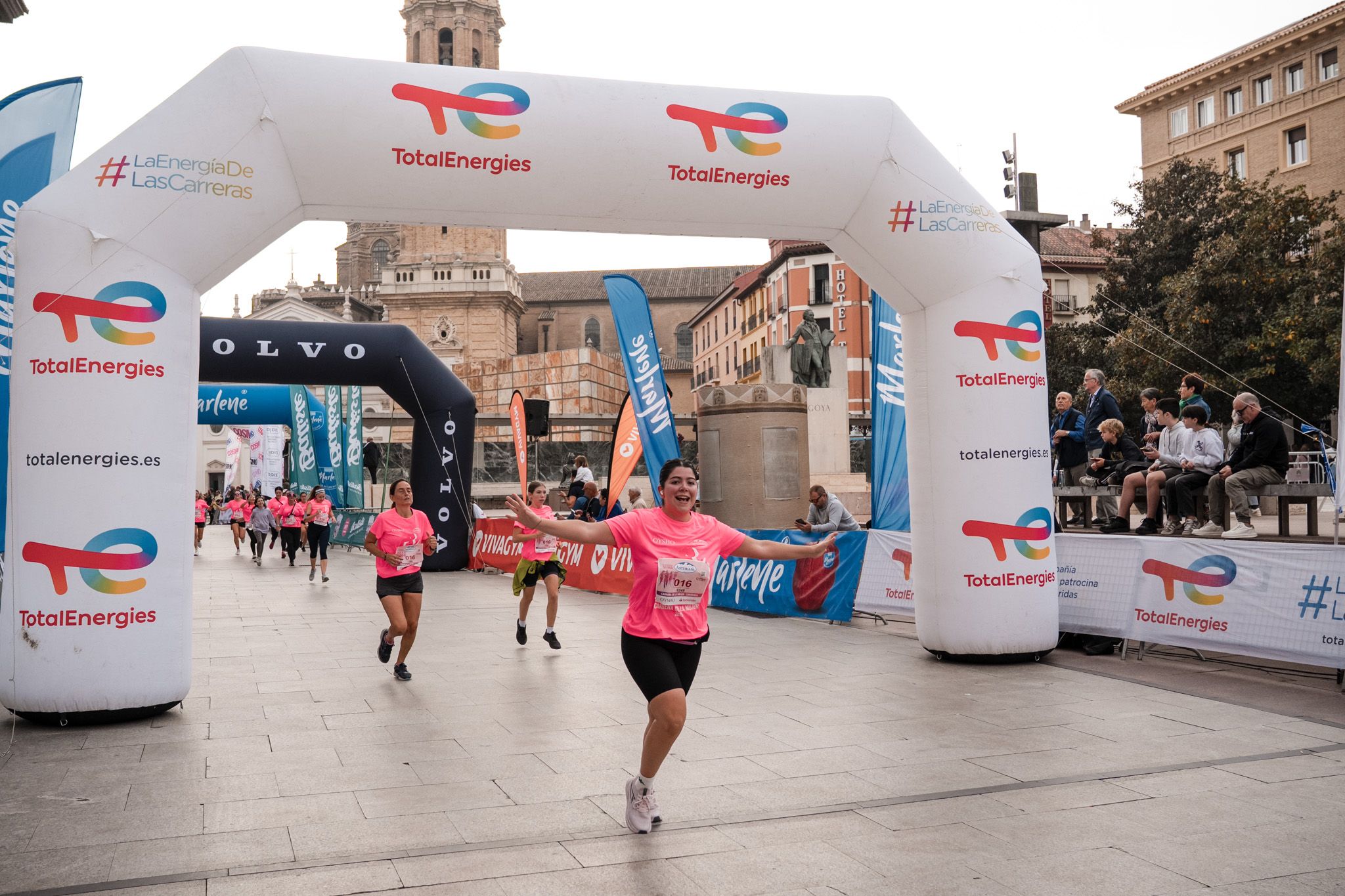 Las mejores fotos de la Carrera de la Mujer de Zaragoza 2025   Recorrido Meta 144