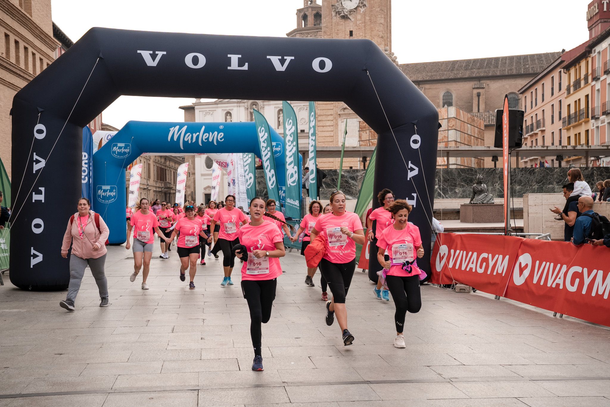 Las mejores fotos de la Carrera de la Mujer de Zaragoza 2025   Recorrido Meta 147
