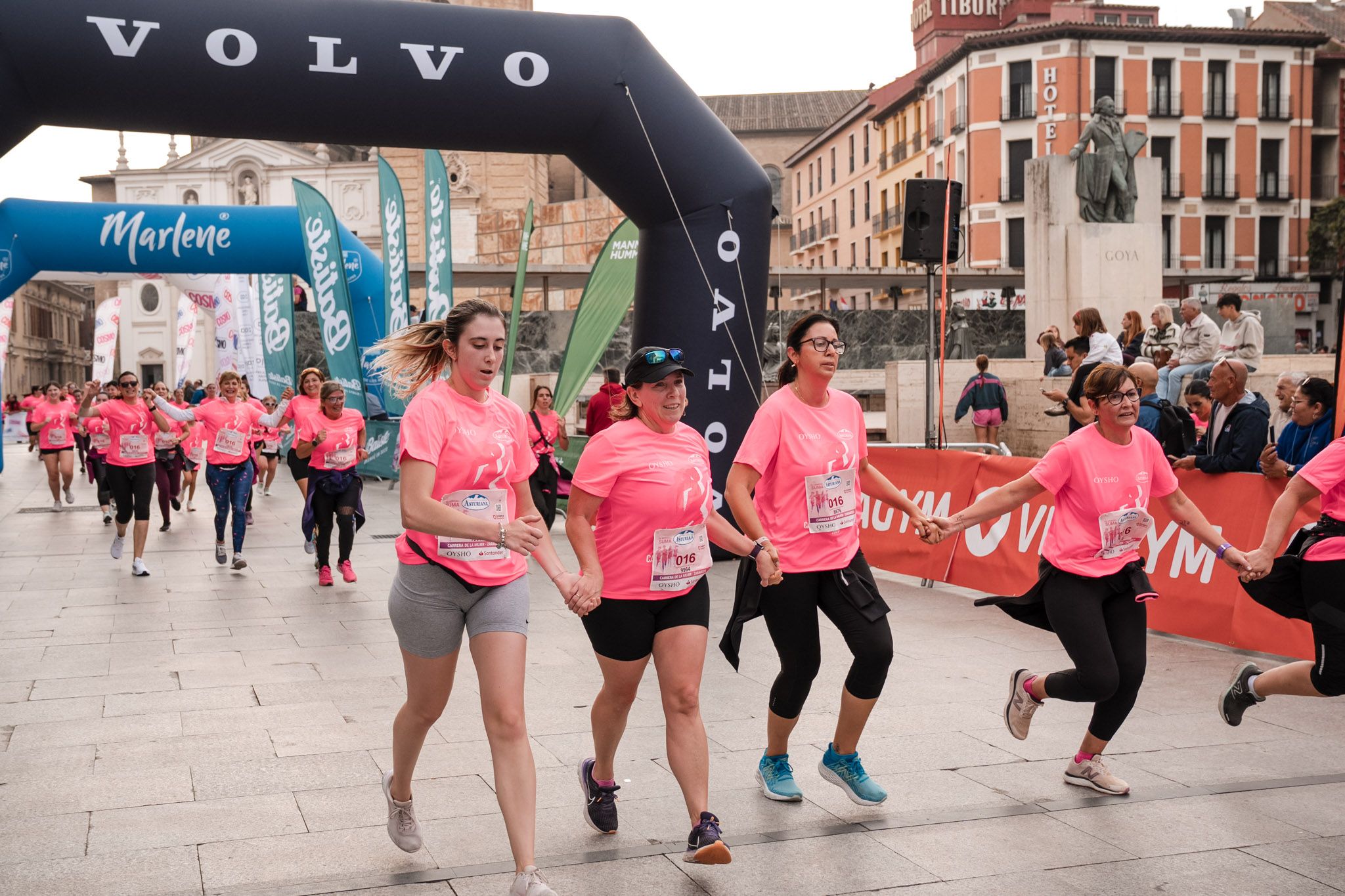 Las mejores fotos de la Carrera de la Mujer de Zaragoza 2025   Recorrido Meta 148