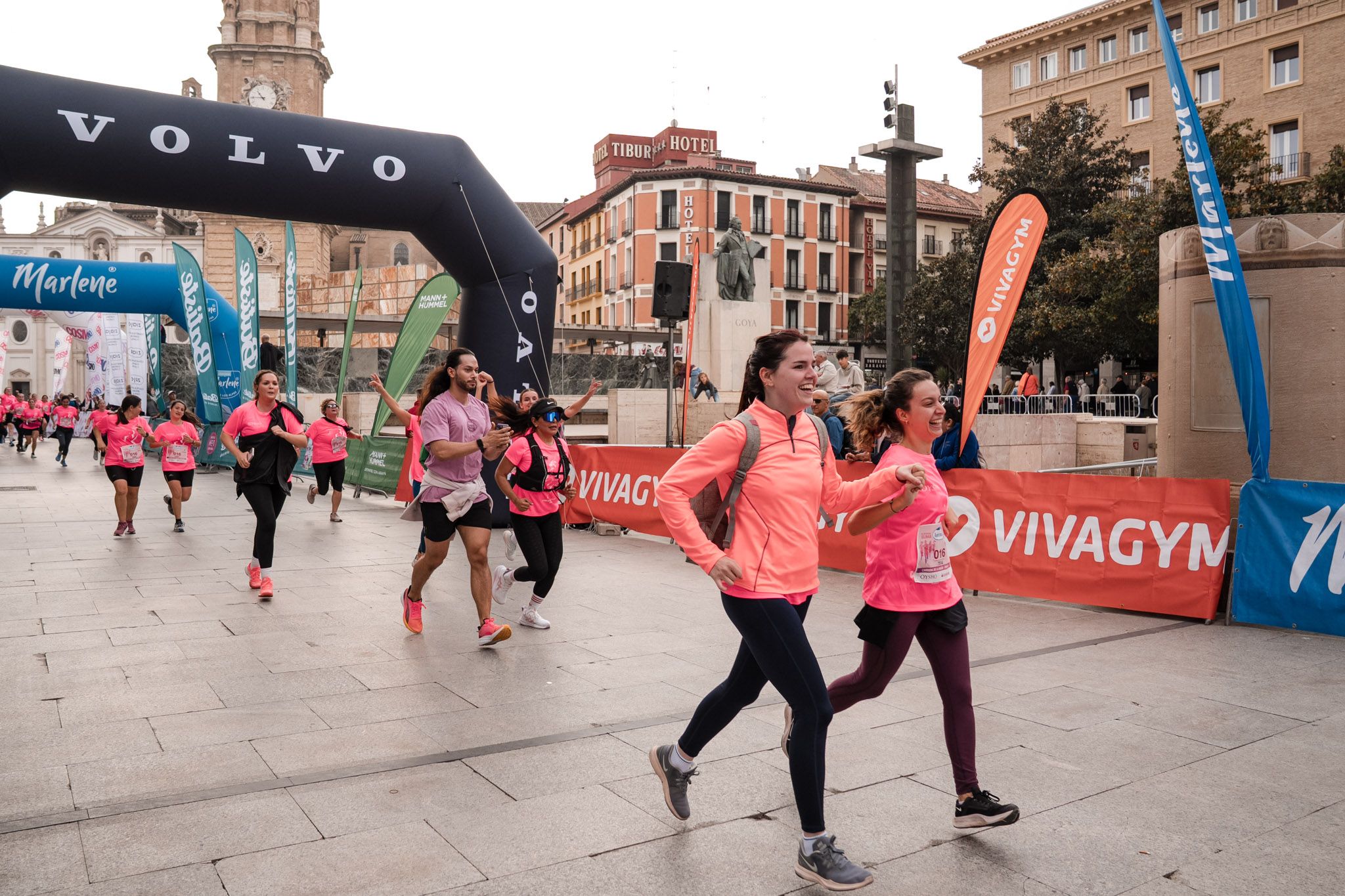 Las mejores fotos de la Carrera de la Mujer de Zaragoza 2025   Recorrido Meta 150