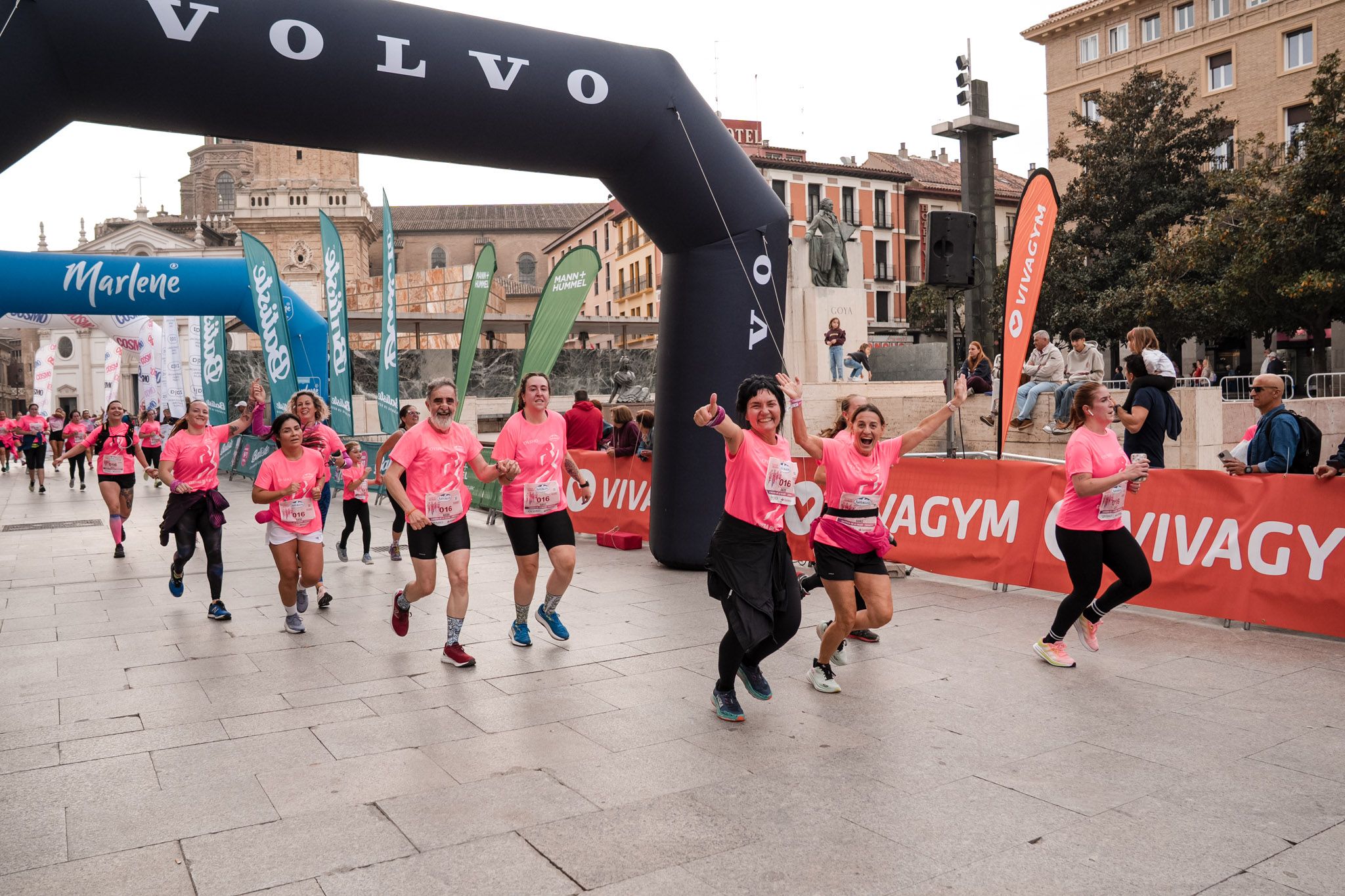 Las mejores fotos de la Carrera de la Mujer de Zaragoza 2025   Recorrido Meta 154