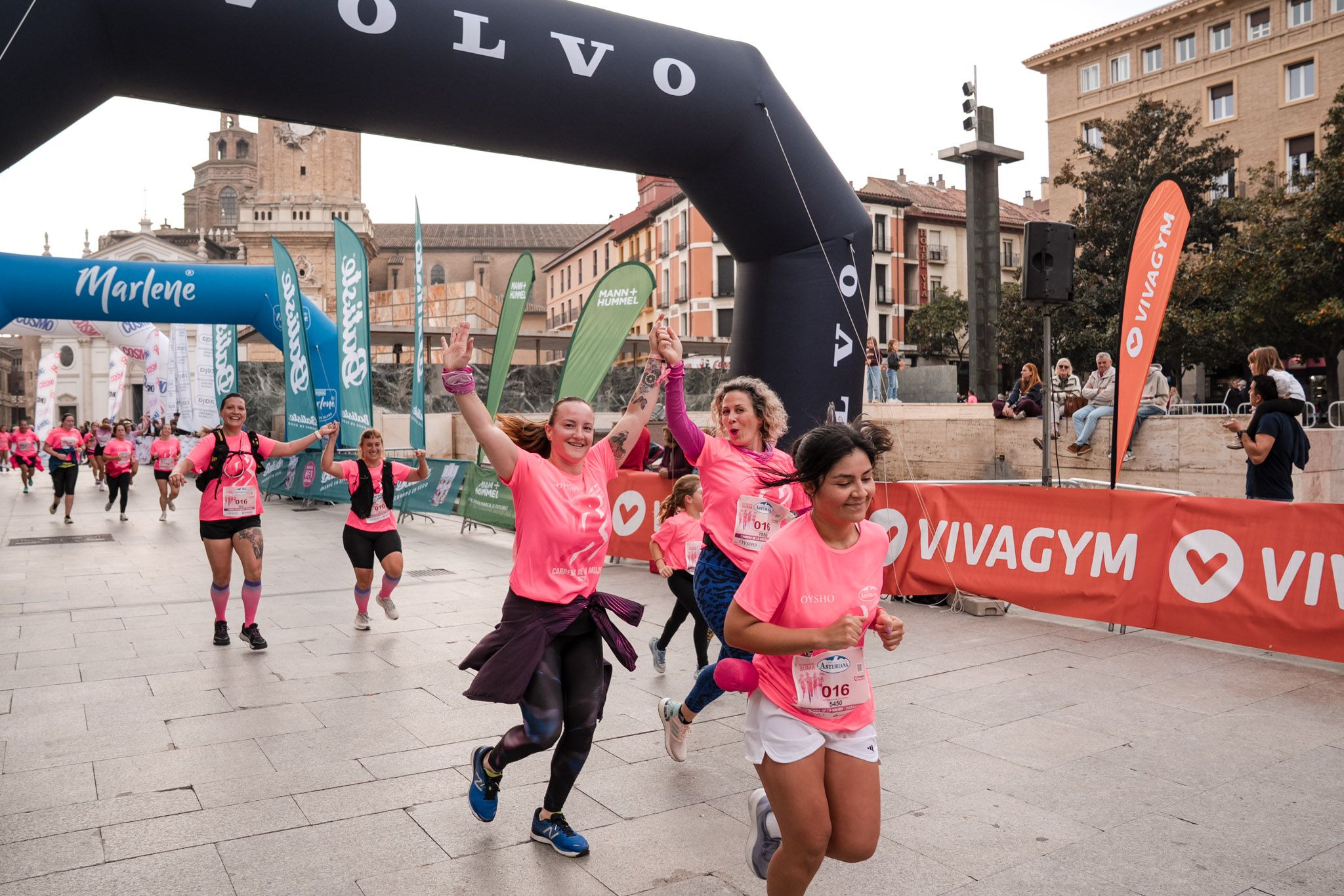 Las mejores fotos de la Carrera de la Mujer de Zaragoza 2025   Recorrido Meta 155