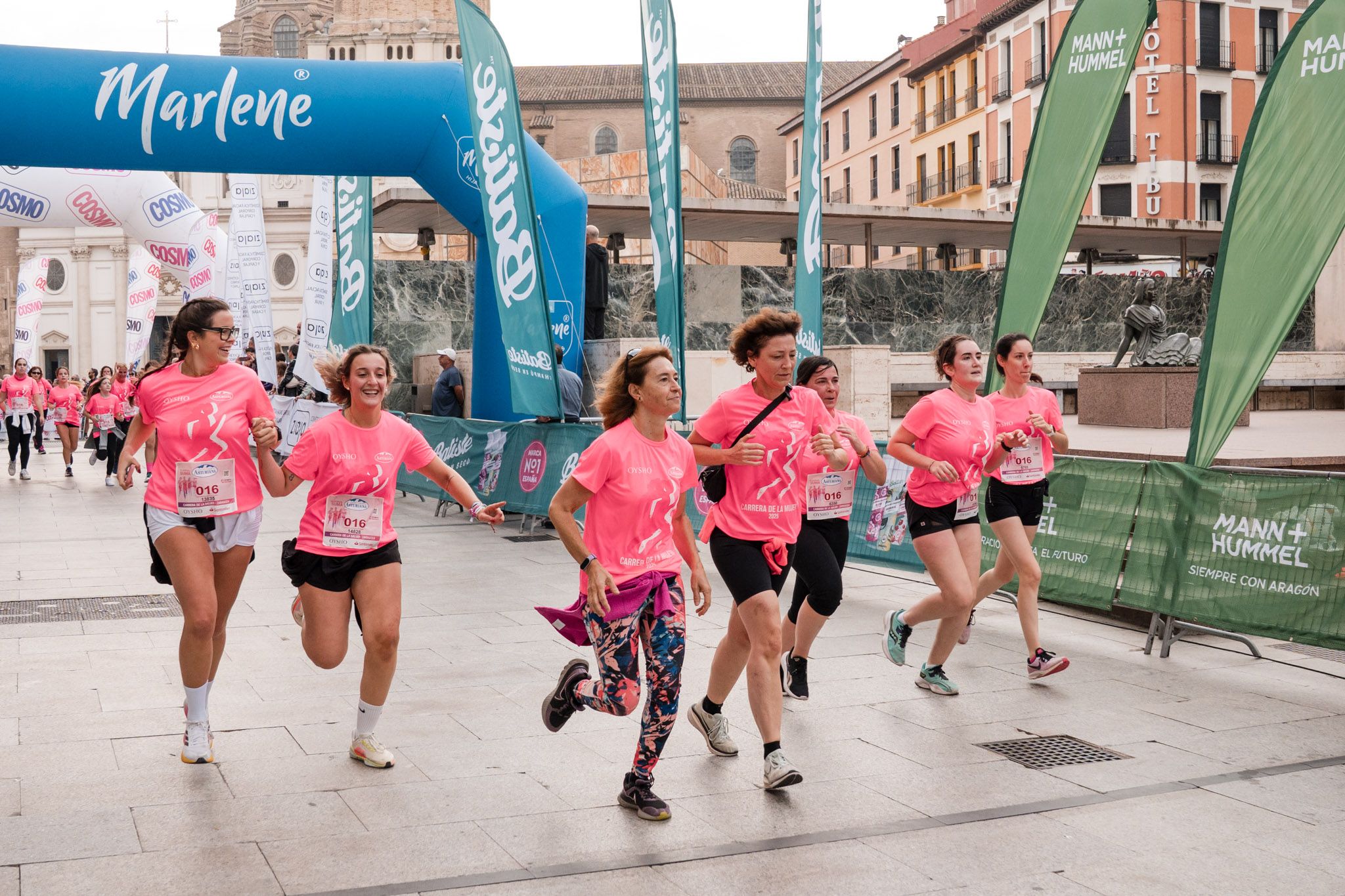 Las mejores fotos de la Carrera de la Mujer de Zaragoza 2025   Recorrido Meta 163