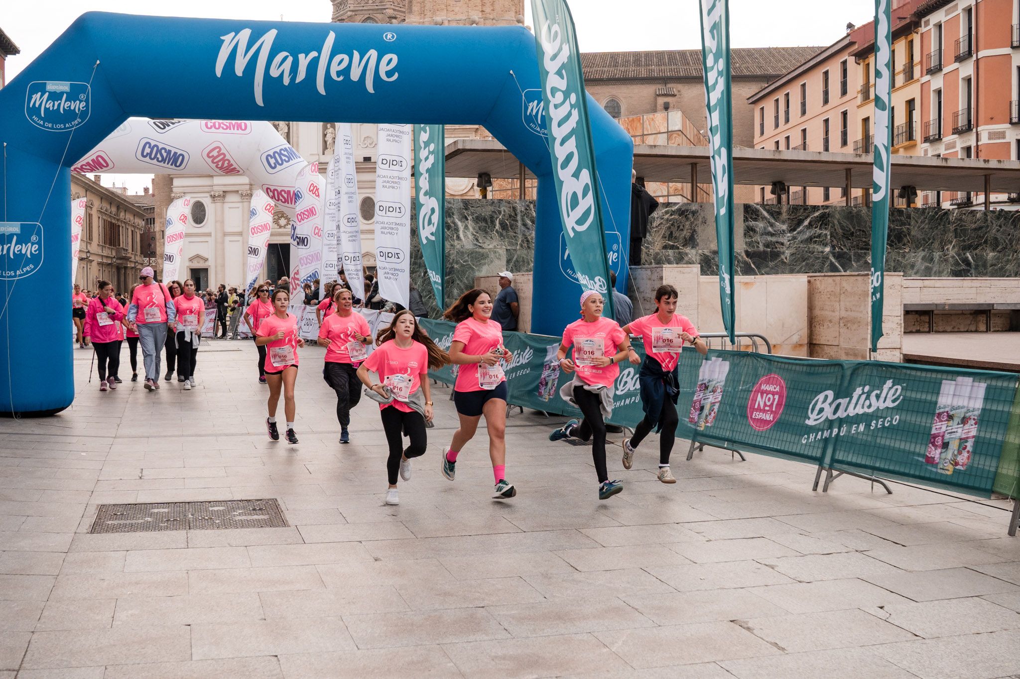 Las mejores fotos de la Carrera de la Mujer de Zaragoza 2025   Recorrido Meta 164