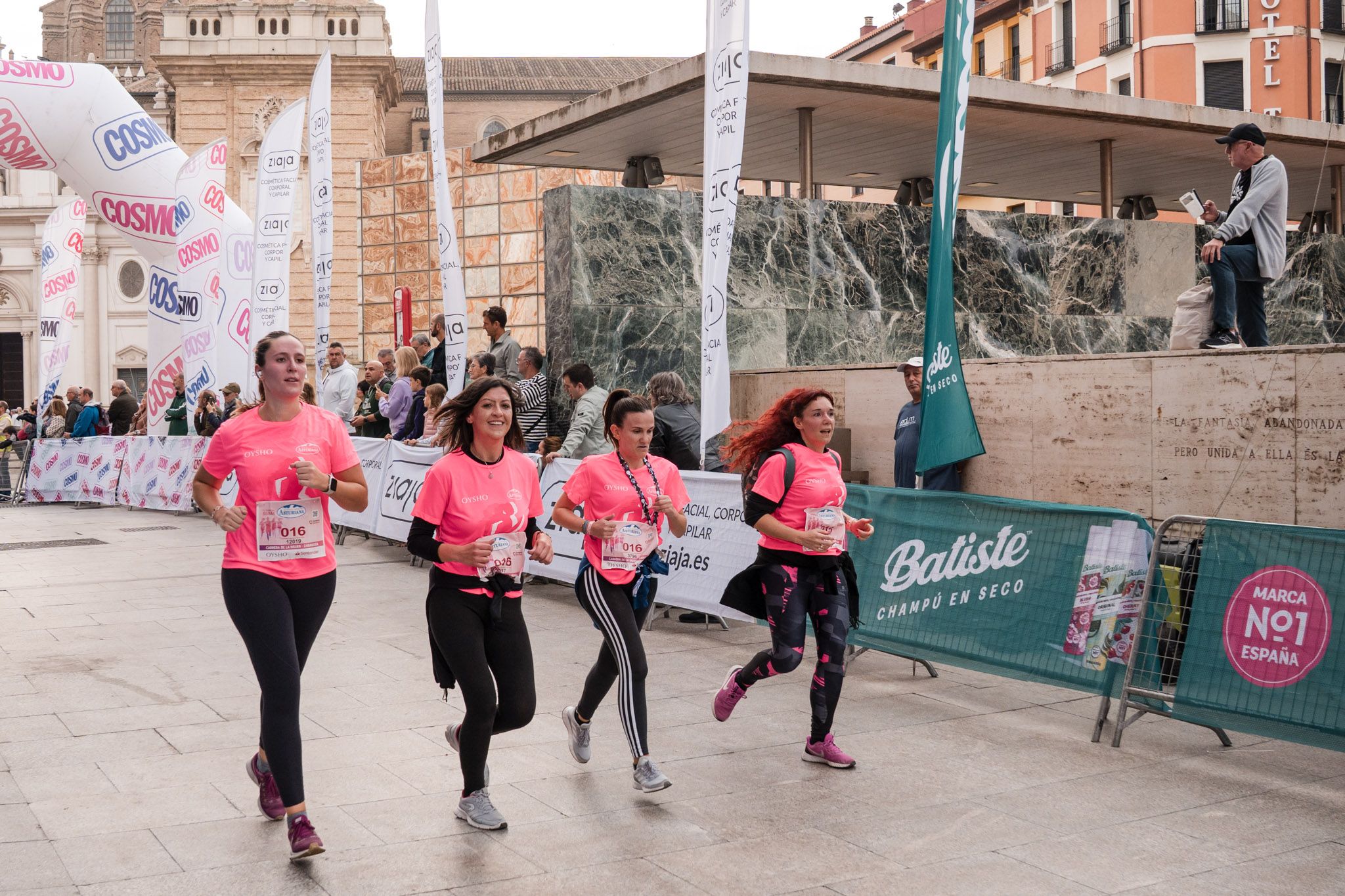 Las mejores fotos de la Carrera de la Mujer de Zaragoza 2025   Recorrido Meta 167