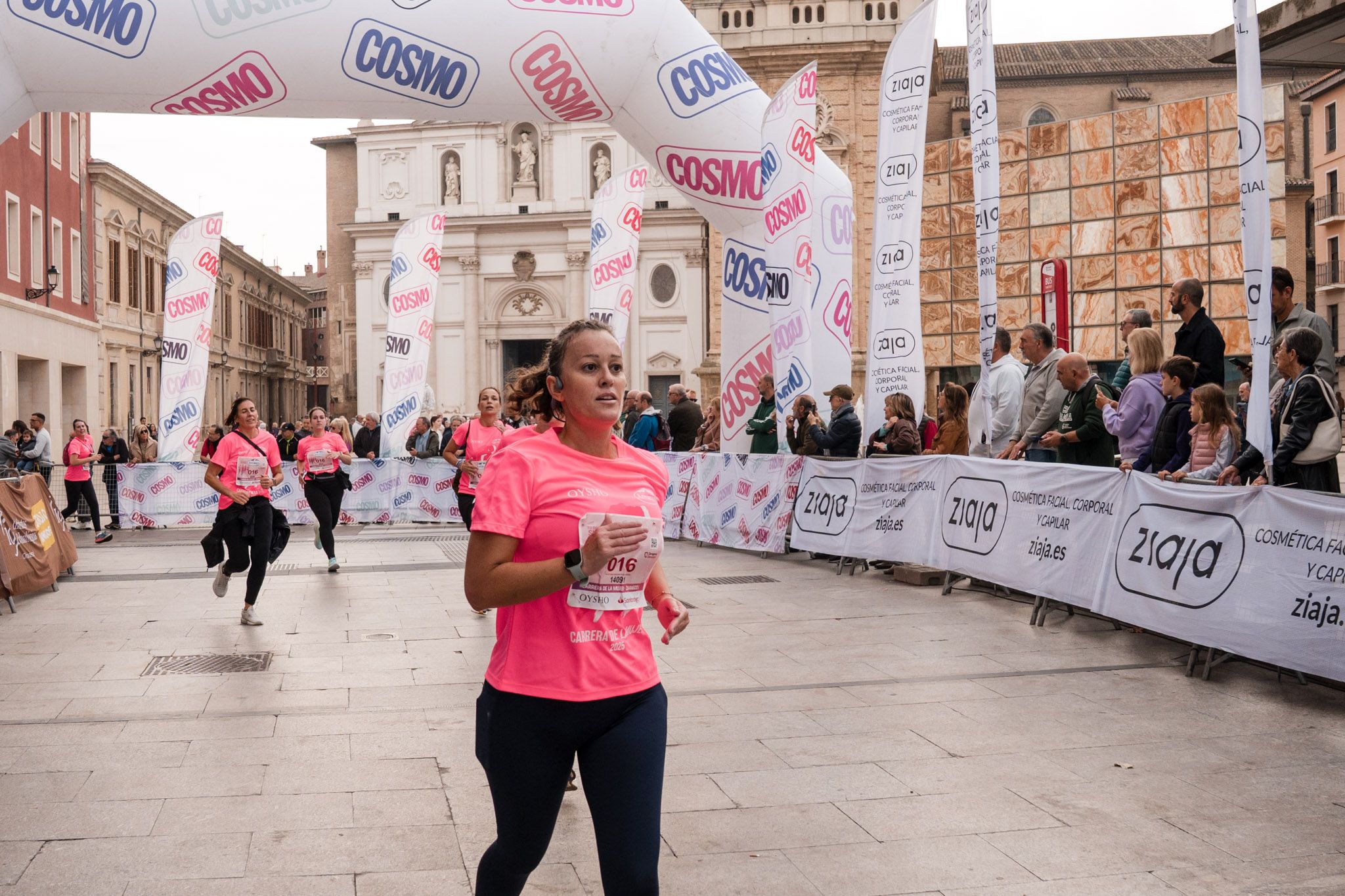 Las mejores fotos de la Carrera de la Mujer de Zaragoza 2025   Recorrido Meta 169