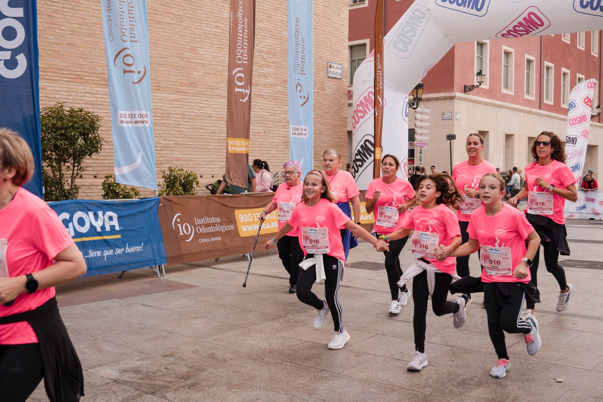 Las mejores fotos de la Carrera de la Mujer de Zaragoza 2025   Recorrido Meta 176