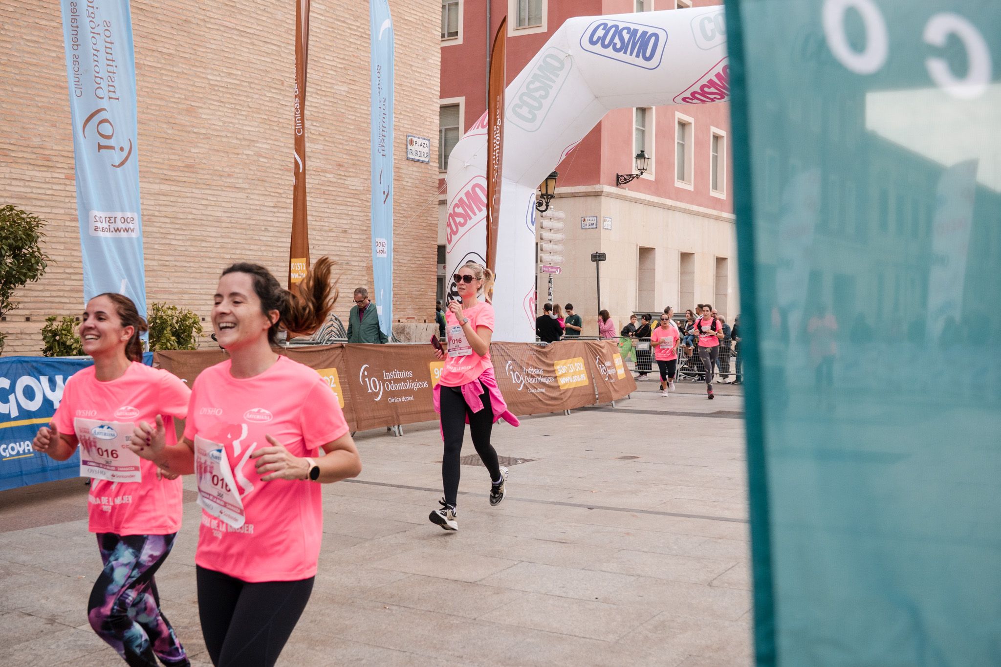 Las mejores fotos de la Carrera de la Mujer de Zaragoza 2025   Recorrido Meta 180