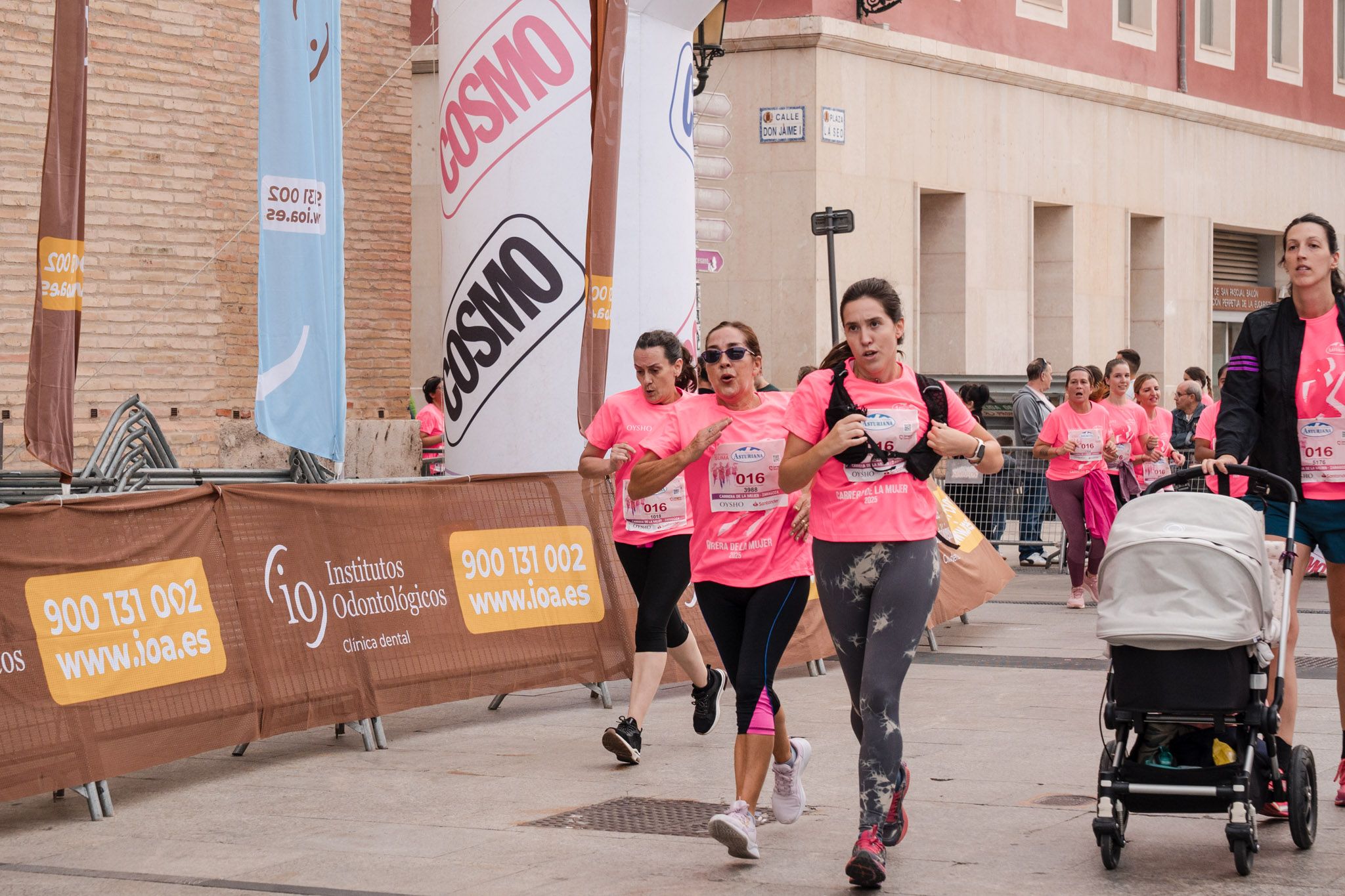 Las mejores fotos de la Carrera de la Mujer de Zaragoza 2025   Recorrido Meta 181